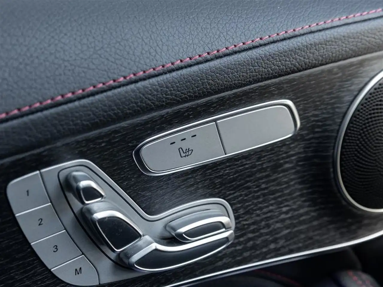Mercedes-Benz GLC снимка Mercedes-Benz GLC