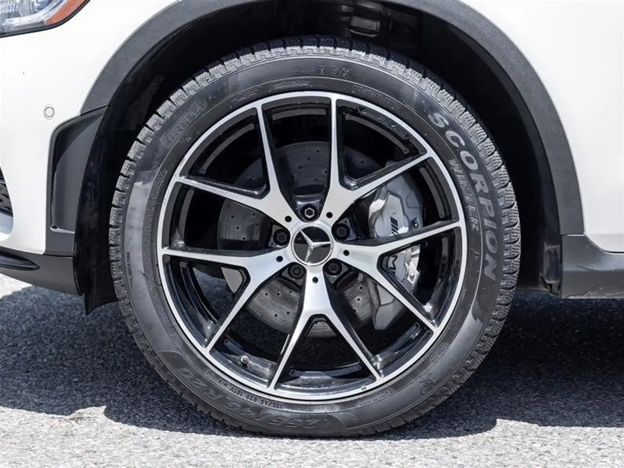 Mercedes-Benz GLC снимка Mercedes-Benz GLC