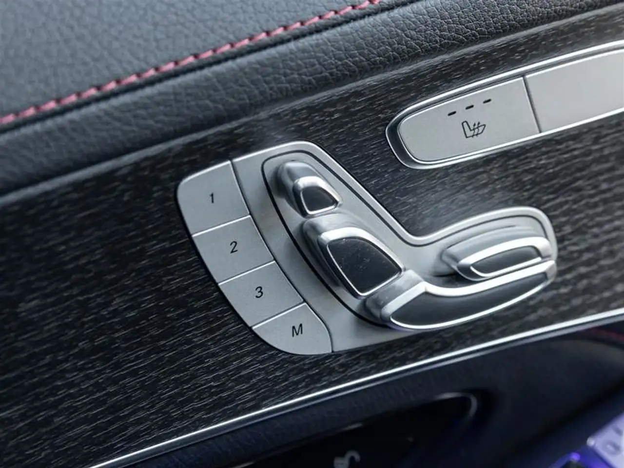 Mercedes-Benz GLC снимка Mercedes-Benz GLC