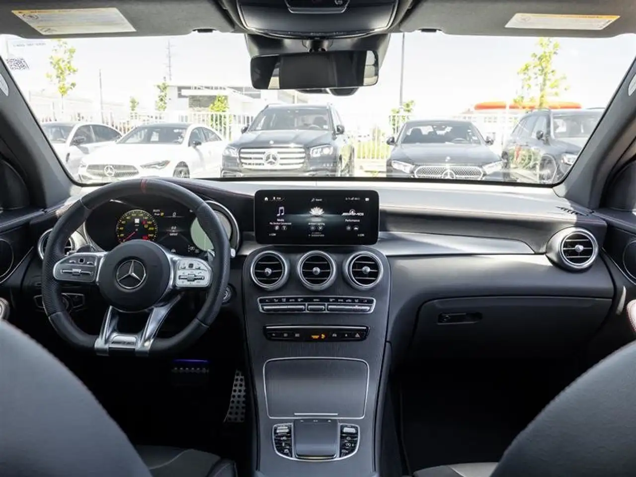 Mercedes-Benz GLC снимка Mercedes-Benz GLC