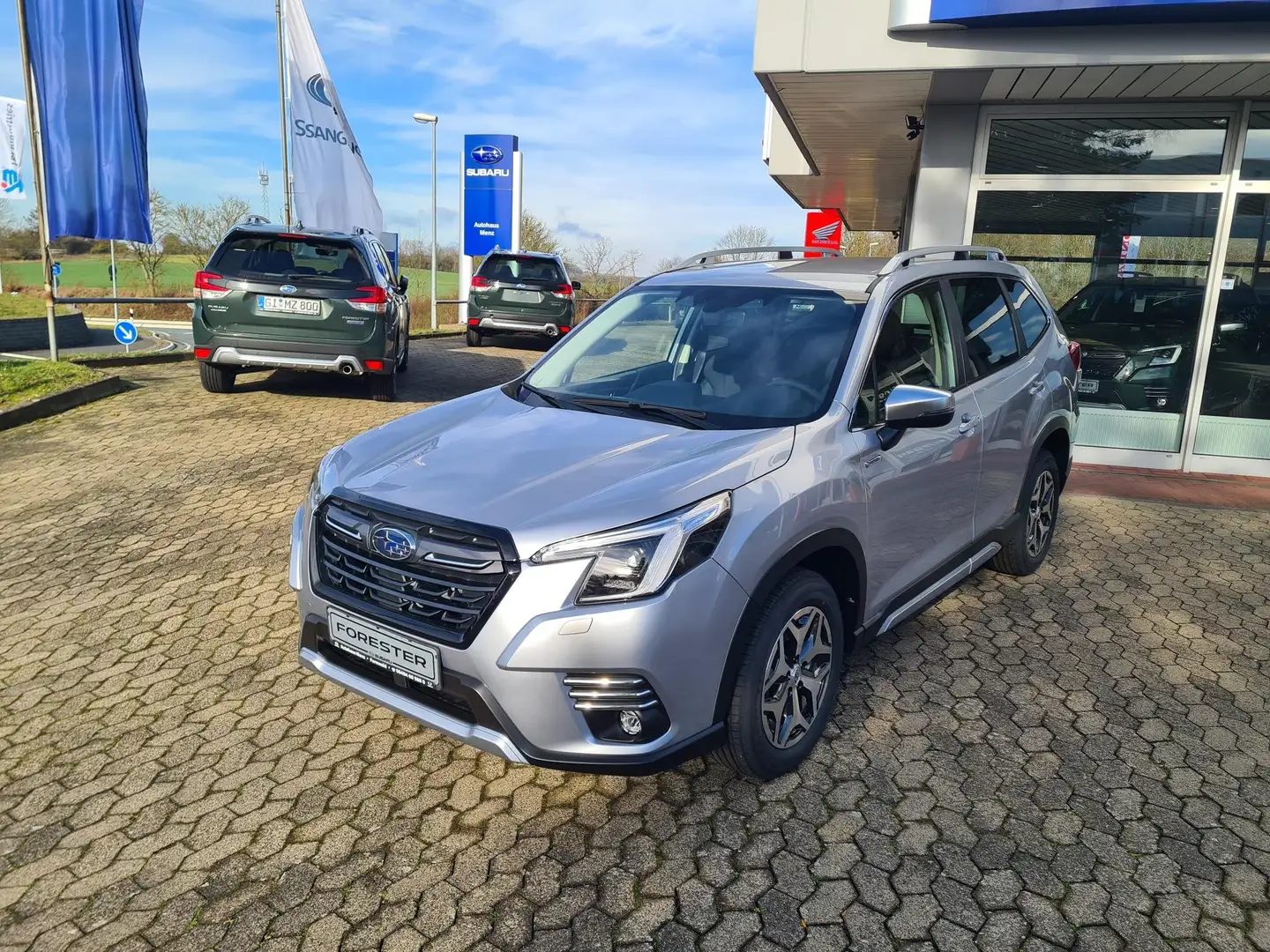 Subaru Forester 2.0ie Lineartronic Active Silber - 1