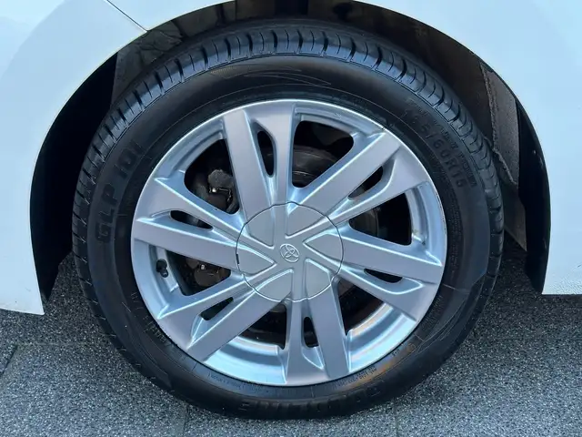 Toyota Aygo view 8