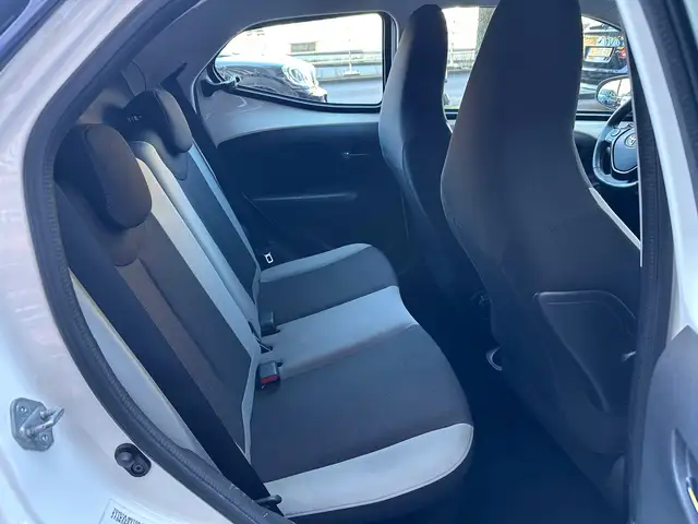 Toyota Aygo view 12