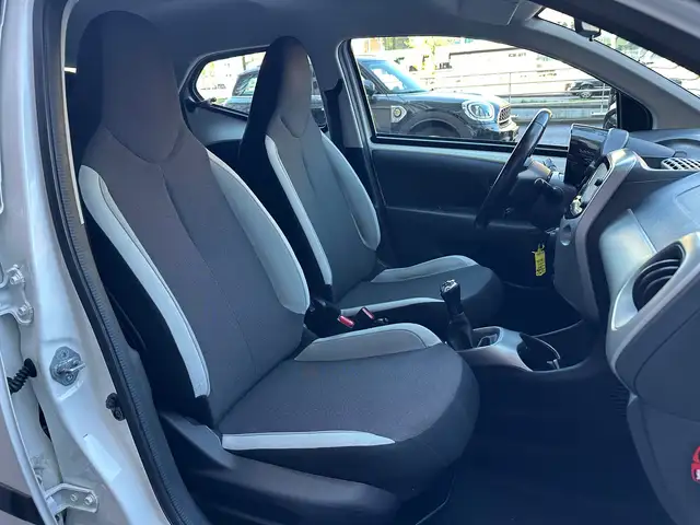 Toyota Aygo view 11