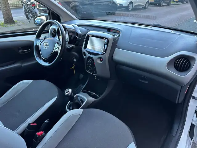 Toyota Aygo view 10