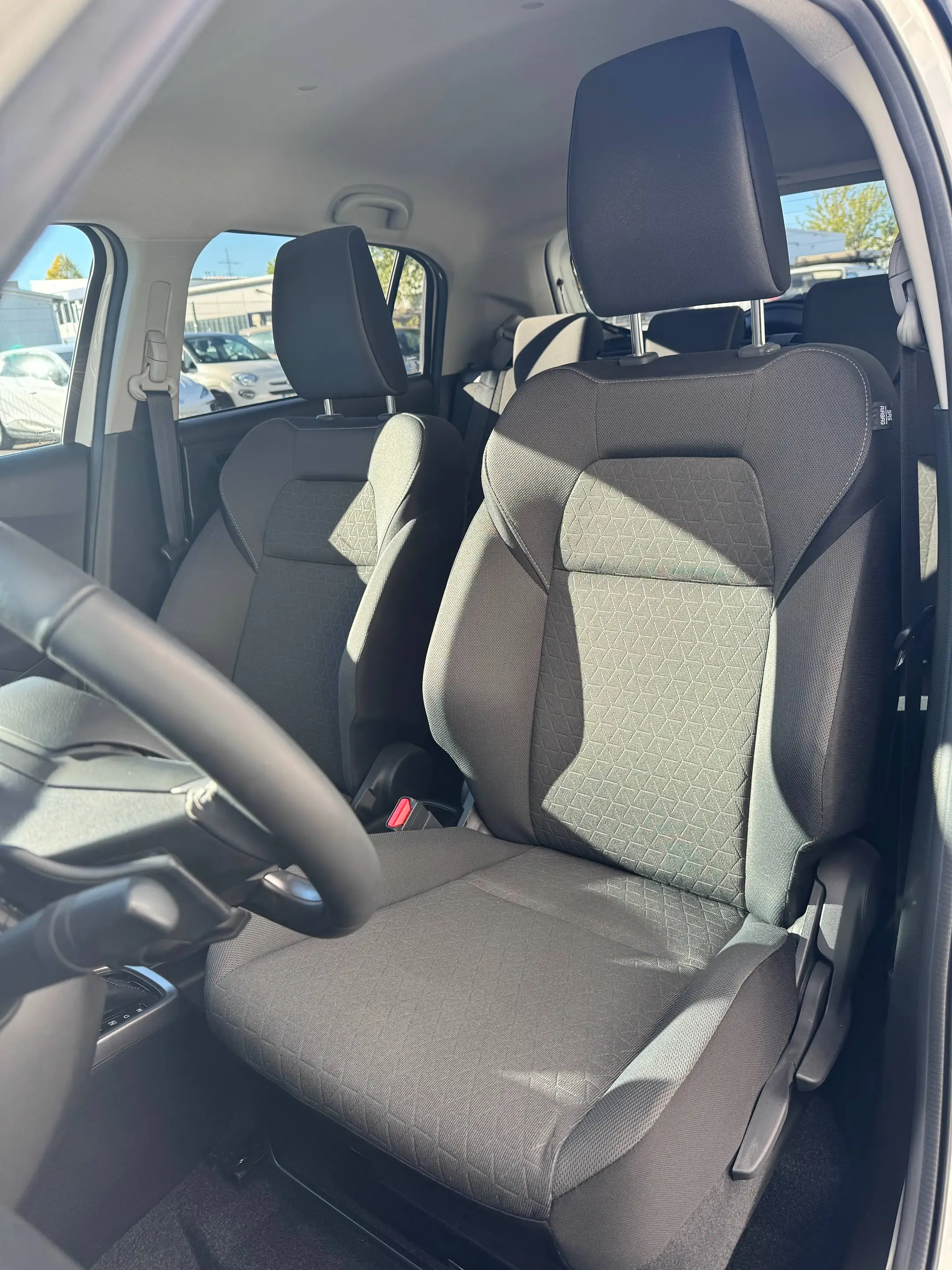Suzuki Swift 1.2 Hybrid Comfort+ *Automatik* Navi*CarPlay*AndroidAuto*PDC*Kamera* — photo 11