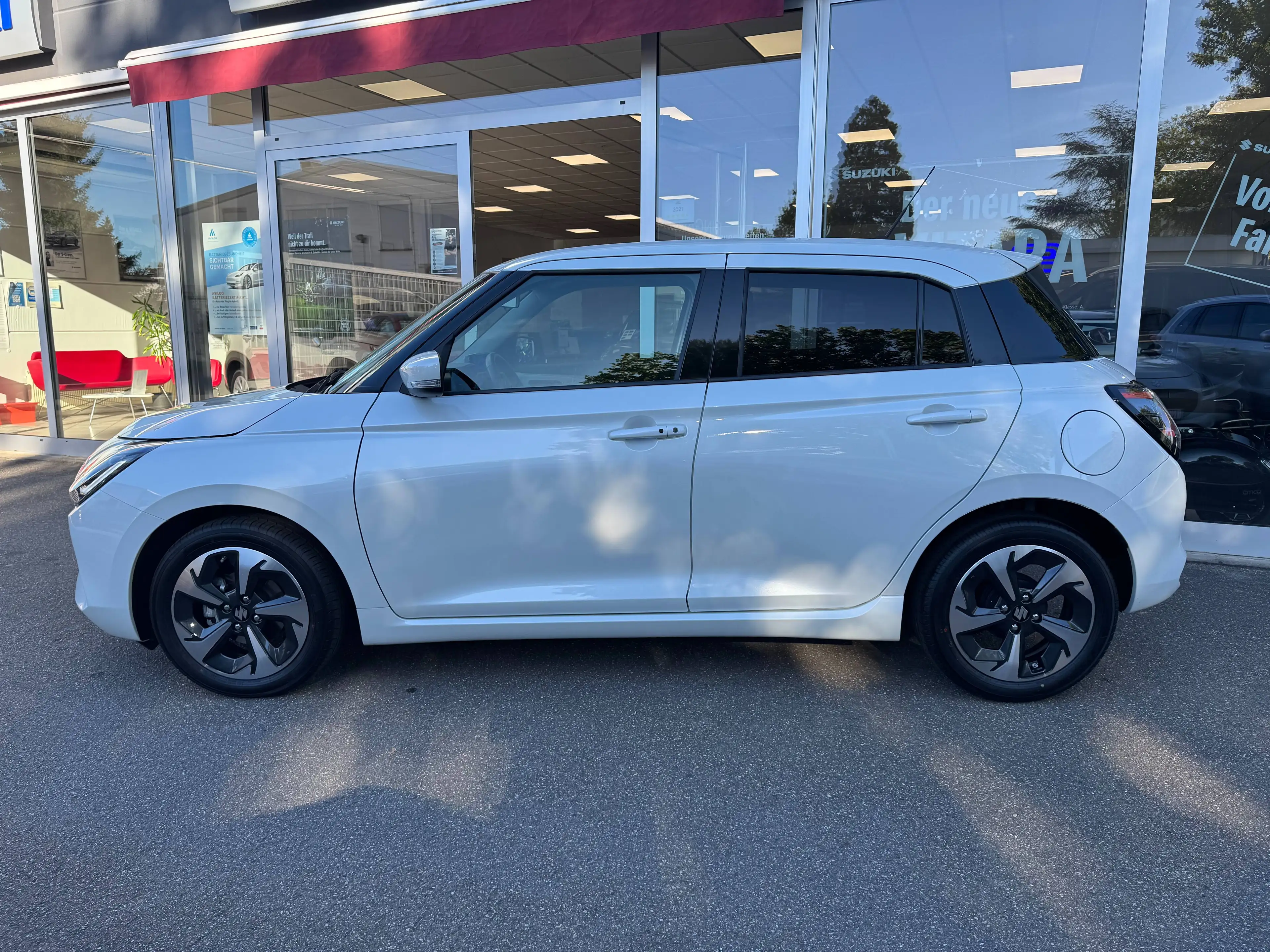Suzuki Swift 1.2 Hybrid Comfort+ *Automatik* Navi*CarPlay*AndroidAuto*PDC*Kamera* — photo 5