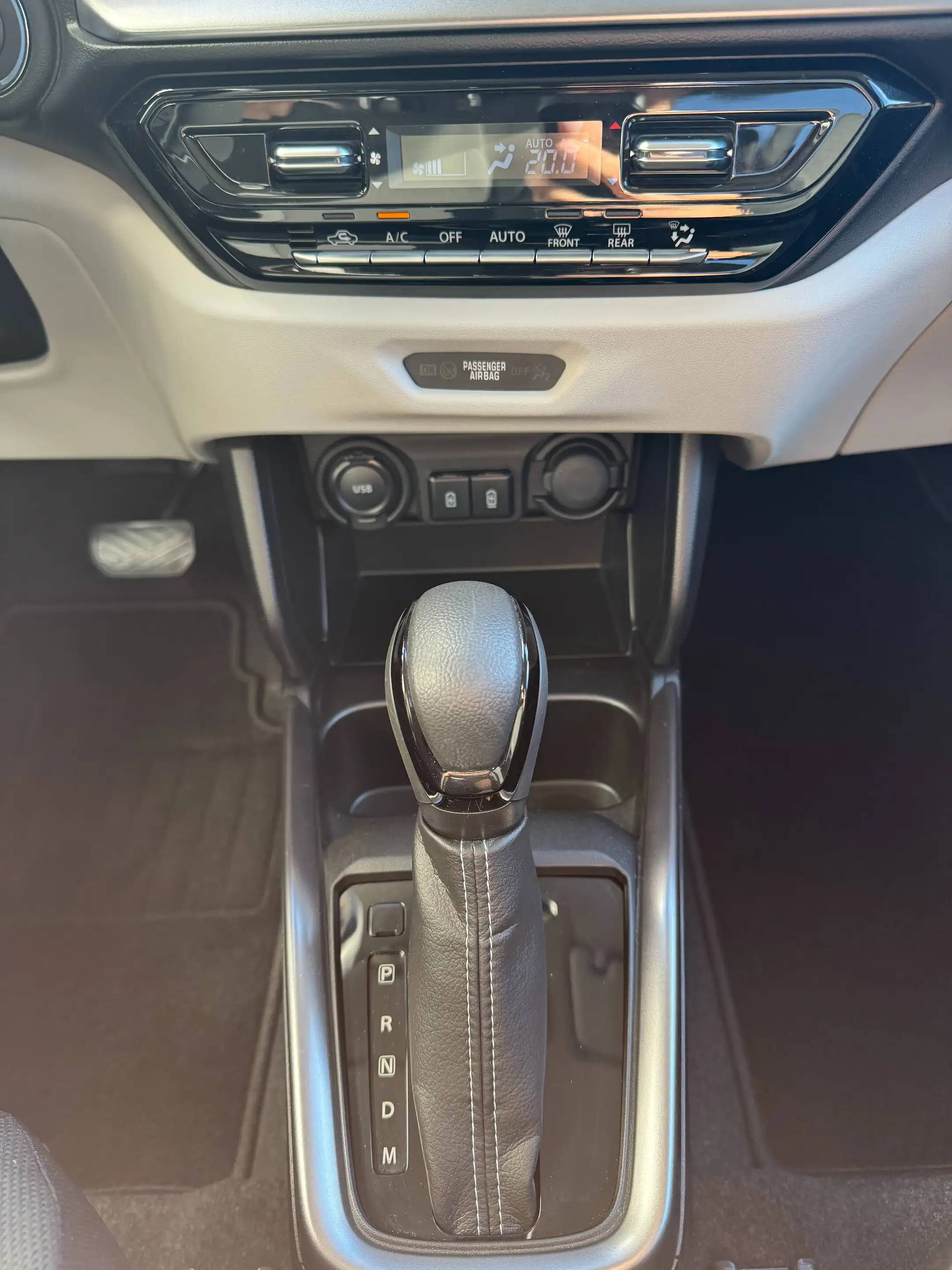 Suzuki Swift 1.2 Hybrid Comfort+ *Automatik* Navi*CarPlay*AndroidAuto*PDC*Kamera* — photo 13