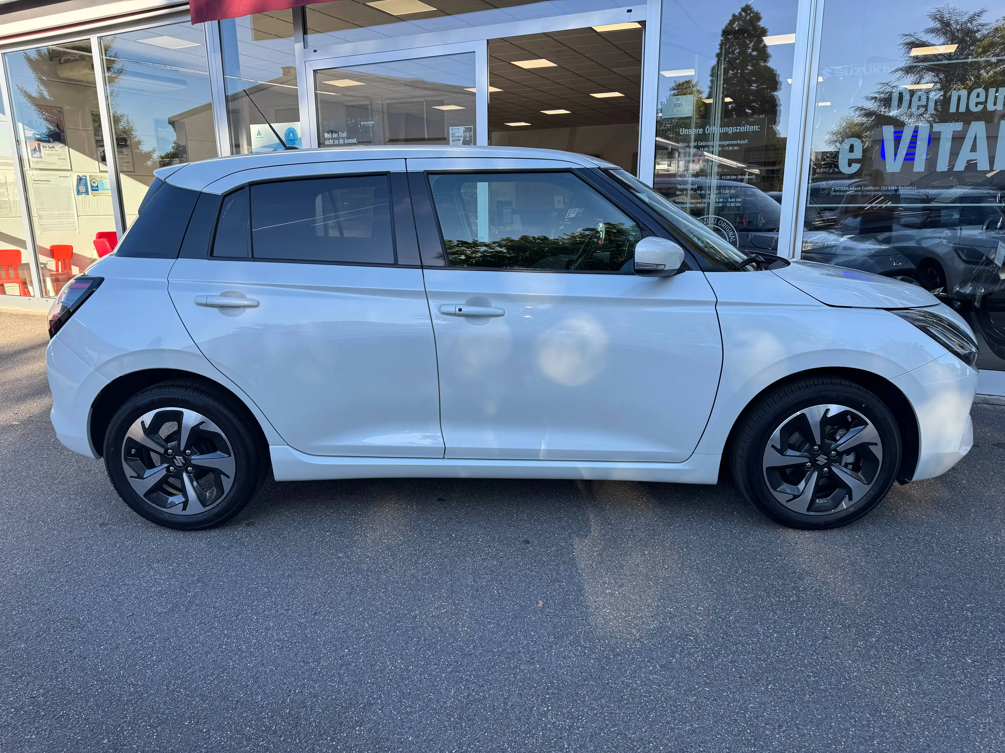 Suzuki Swift 1.2 Hybrid Comfort+ *Automatik* Navi*CarPlay*AndroidAuto*PDC*Kamera* — photo 9