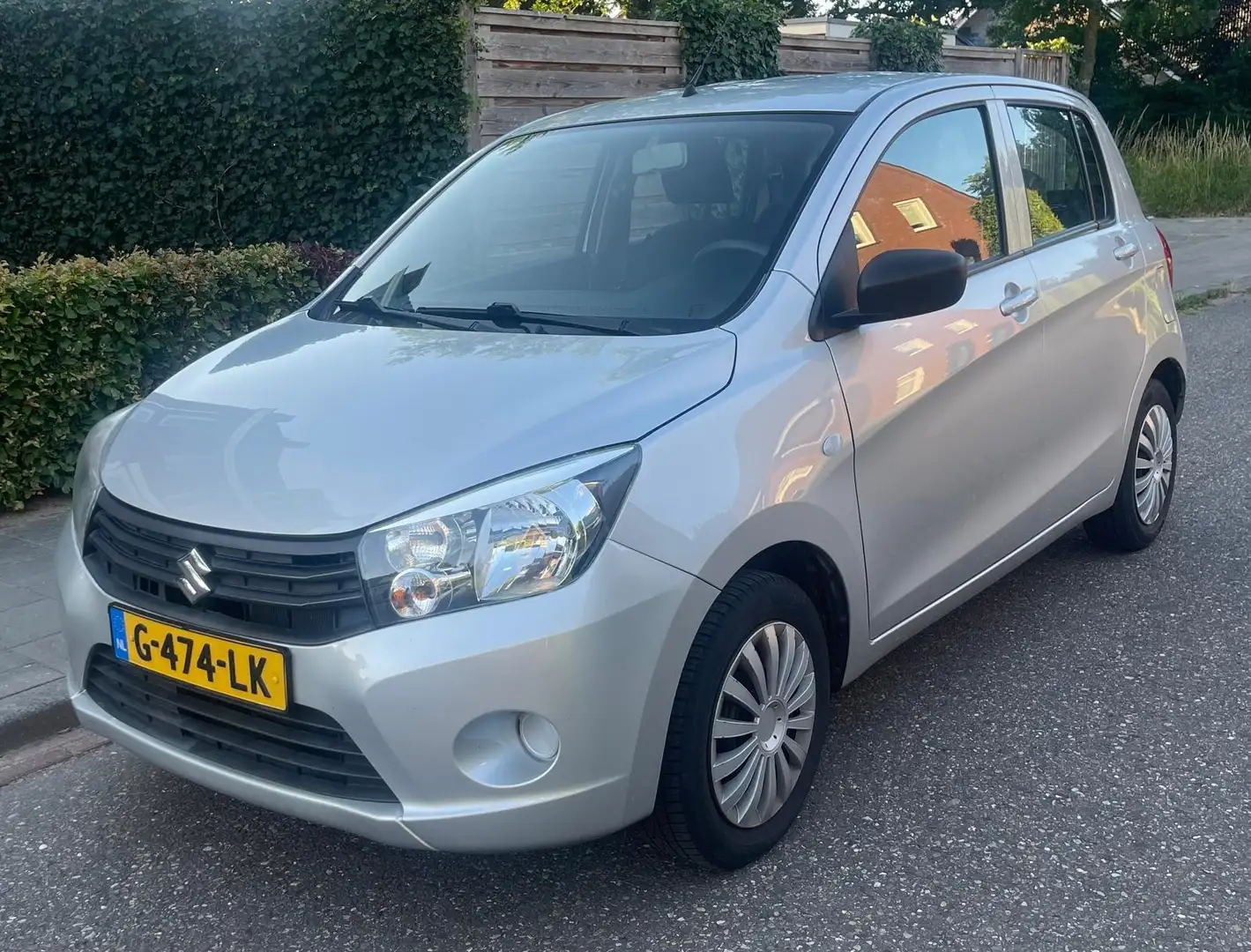 Suzuki Celerio Celerio 1.0 Economy Silver - 1