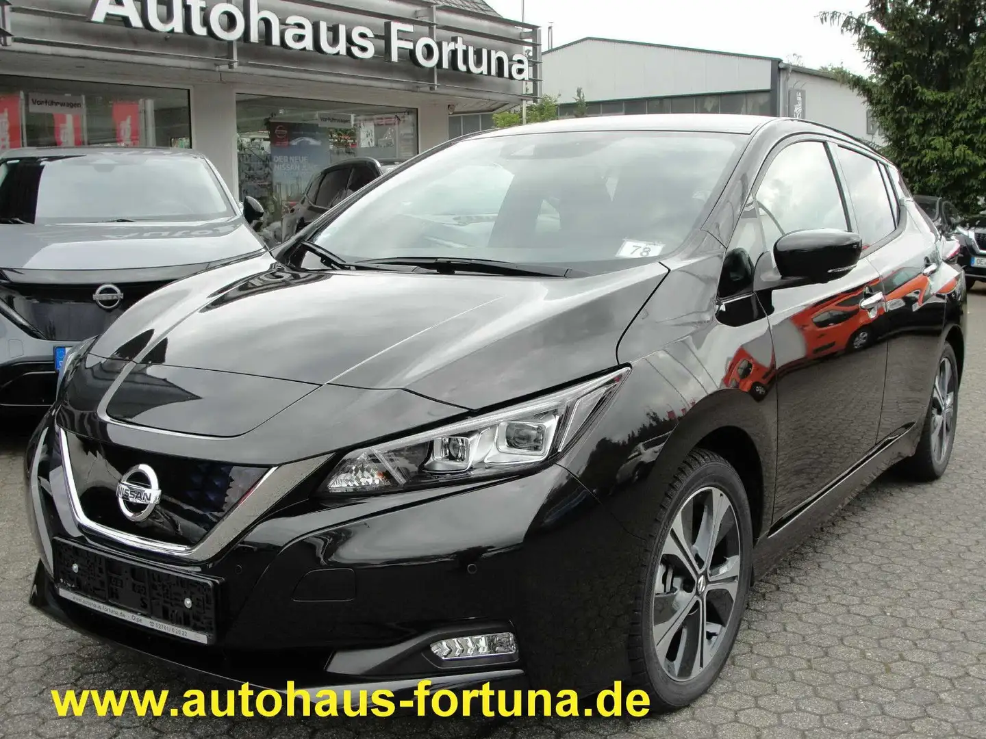 Nissan Leaf N-Connecta 40 kwh Kamera E-Pedal Winterpak Schwarz - 2
