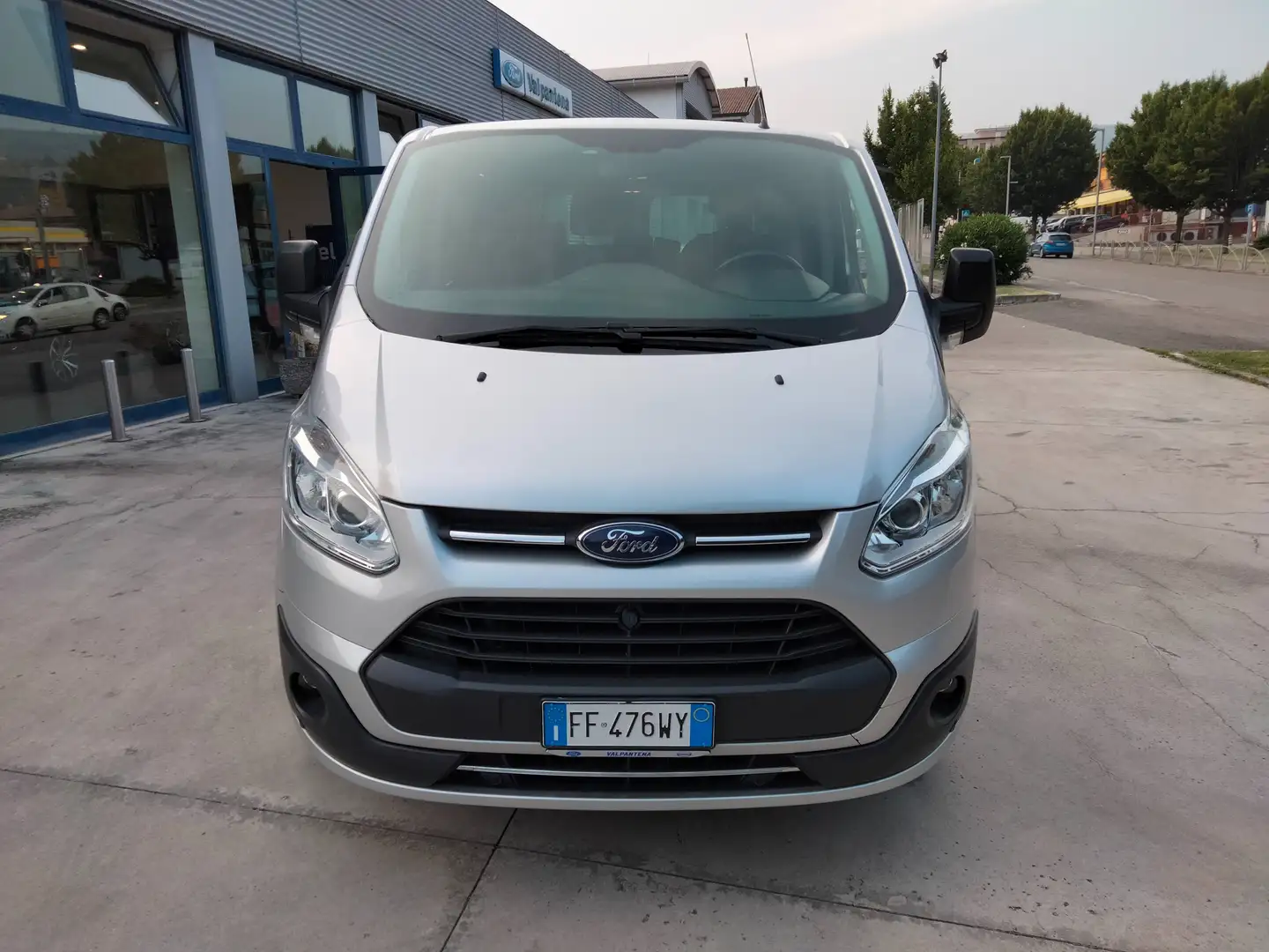 Ford Tourneo Custom 2.0 TDCi TREND P.L. MOTORE NUOVO Argento - 1