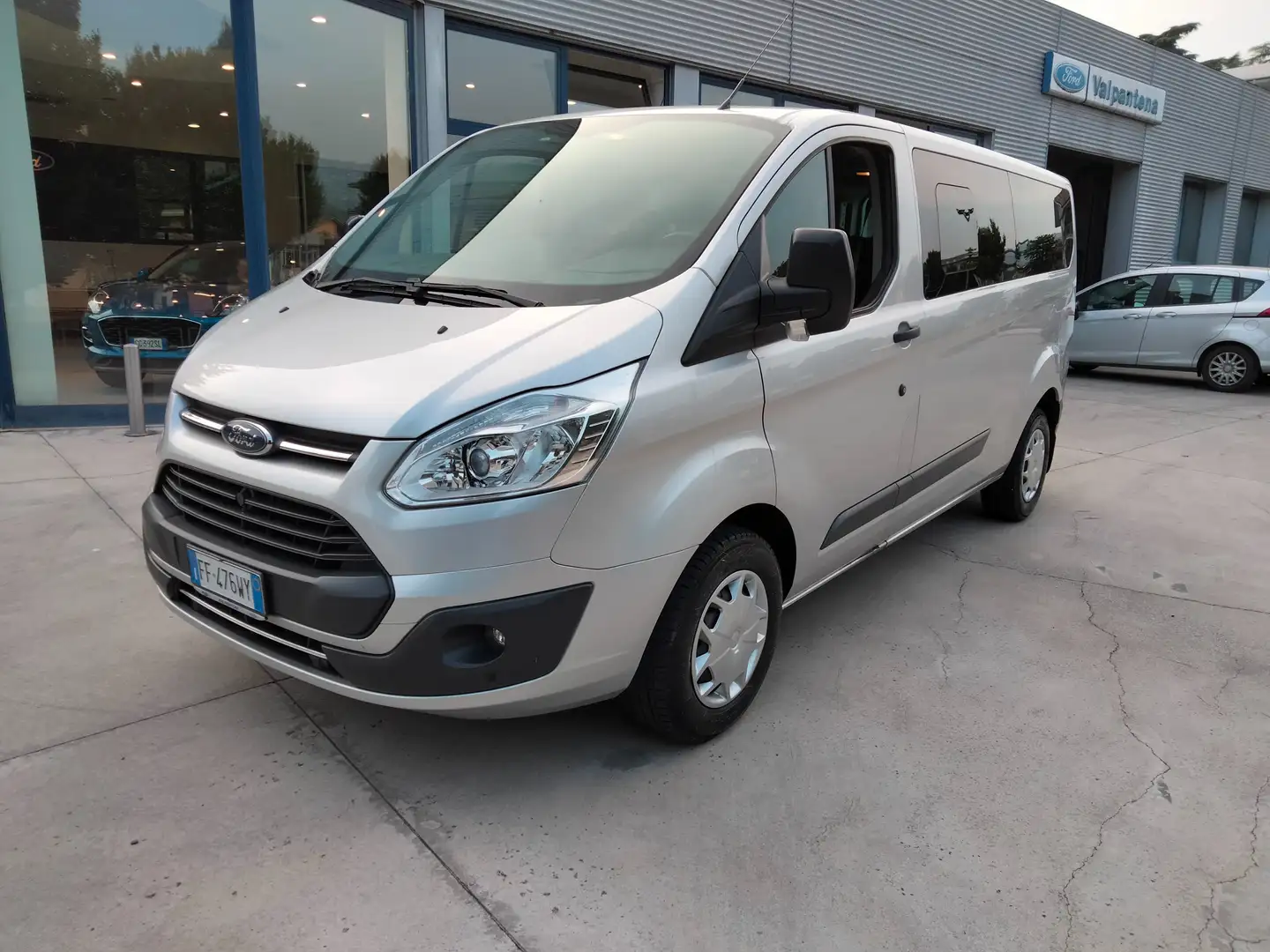 Ford Tourneo Custom 2.0 TDCi TREND P.L. MOTORE NUOVO Argento - 2