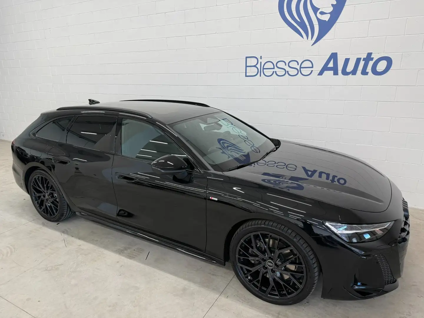 Audi A6 A6 Avant 40 S-Line Edition Quattro S-Tronic 2025 Schwarz - 2