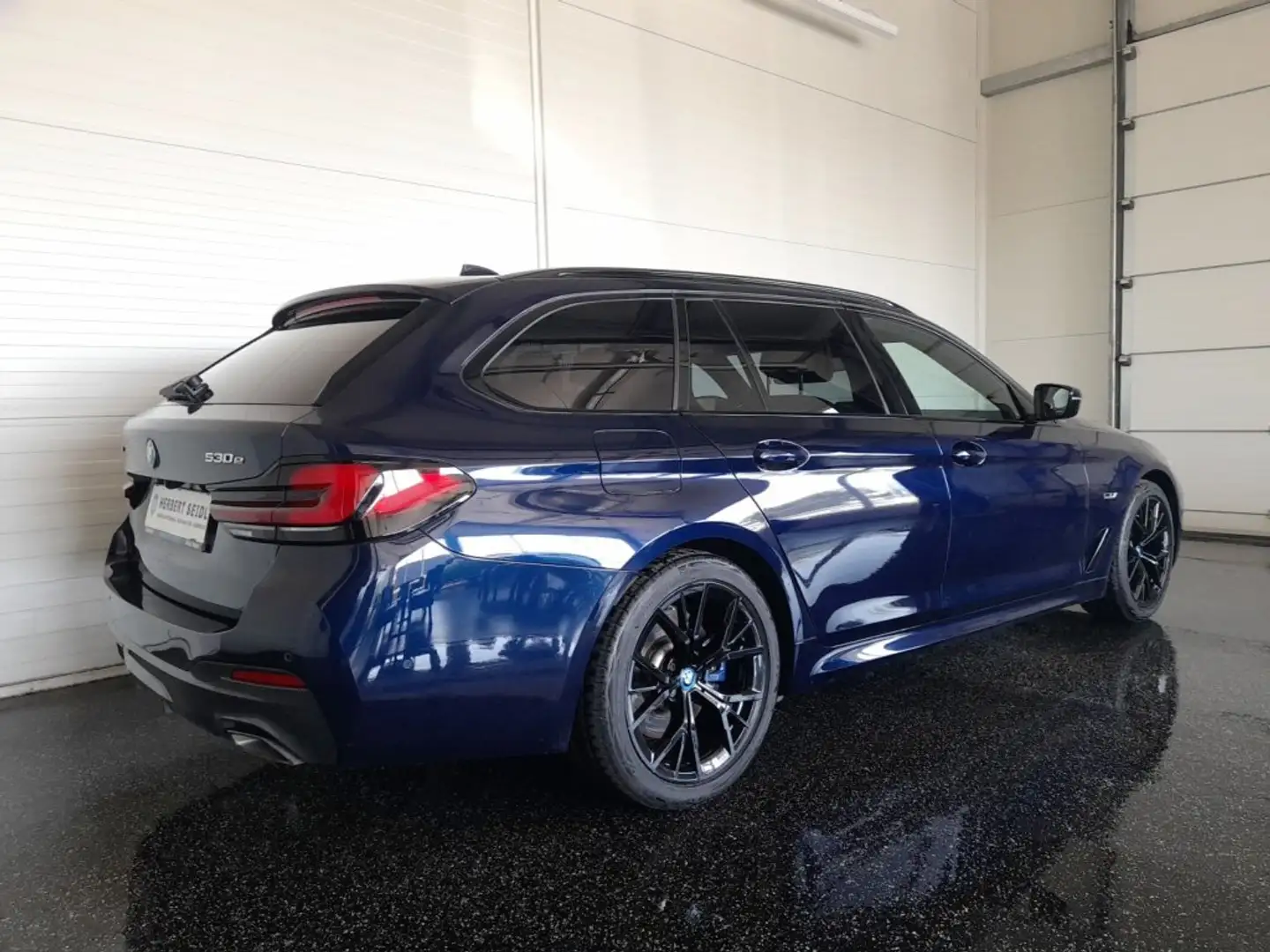 BMW 530 e Touring M-SPORT 4x4 Aut. *LASER LED / 19 ZOLL / NAVI / E-LEDERKOMFORTSITZE & MEMORY / HEAD-UP / ACC* Blau - 2