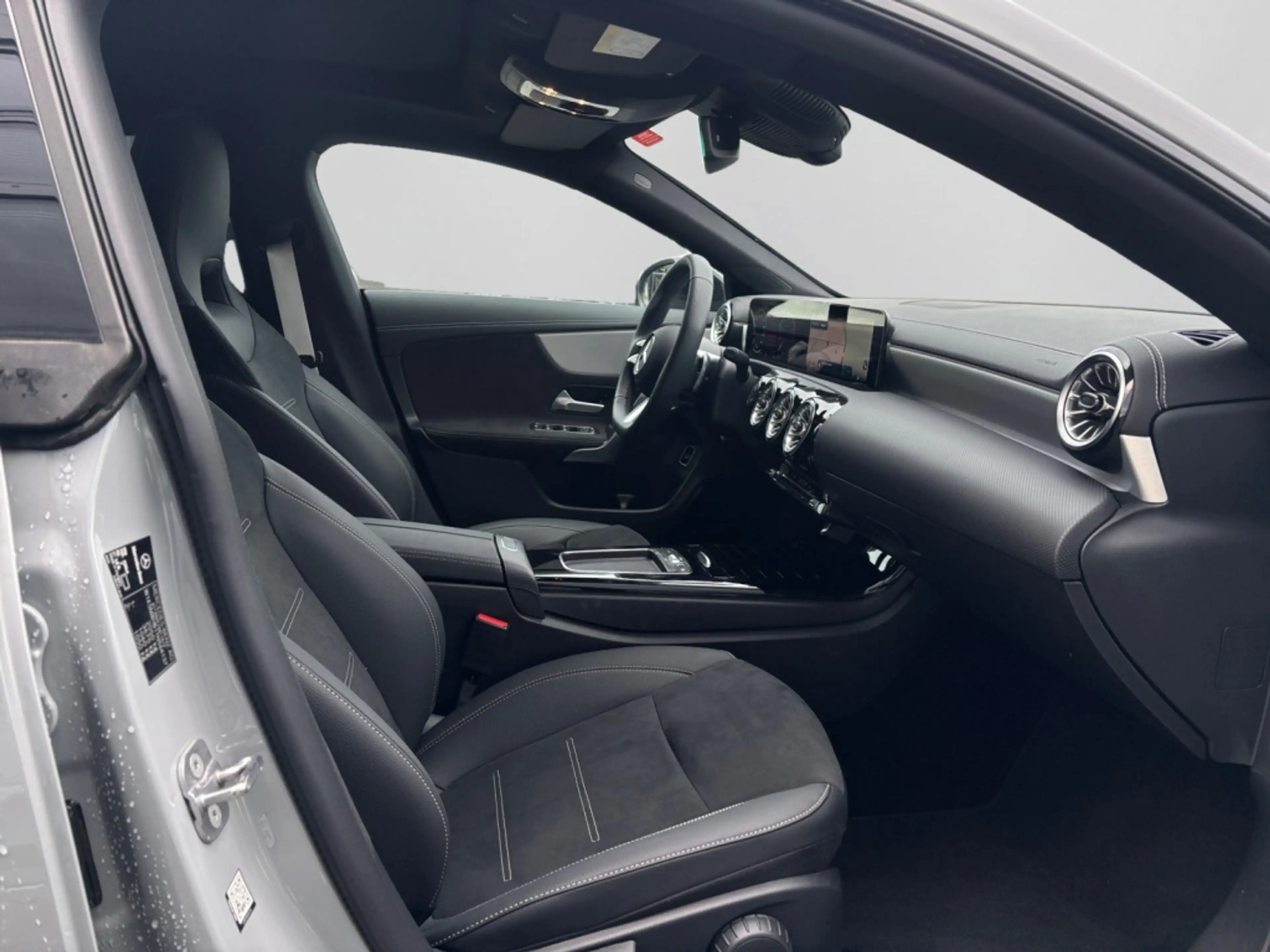 Mercedes-Benz CLA 200 SB AMG|MBEAM|NIGHT|AMBIENTE|DISTR|PANO — photo 12
