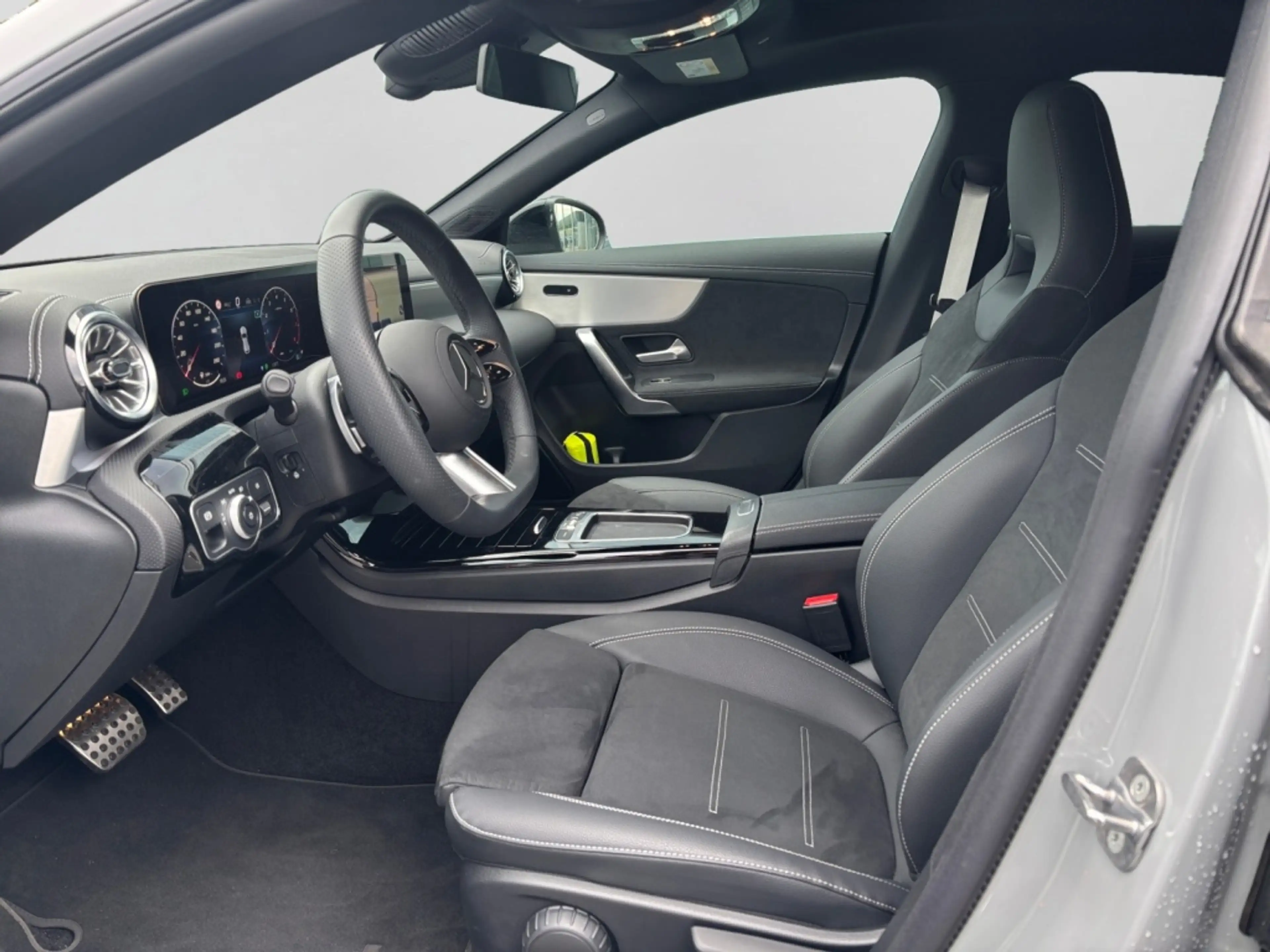 Mercedes-Benz CLA 200 SB AMG|MBEAM|NIGHT|AMBIENTE|DISTR|PANO — photo 6