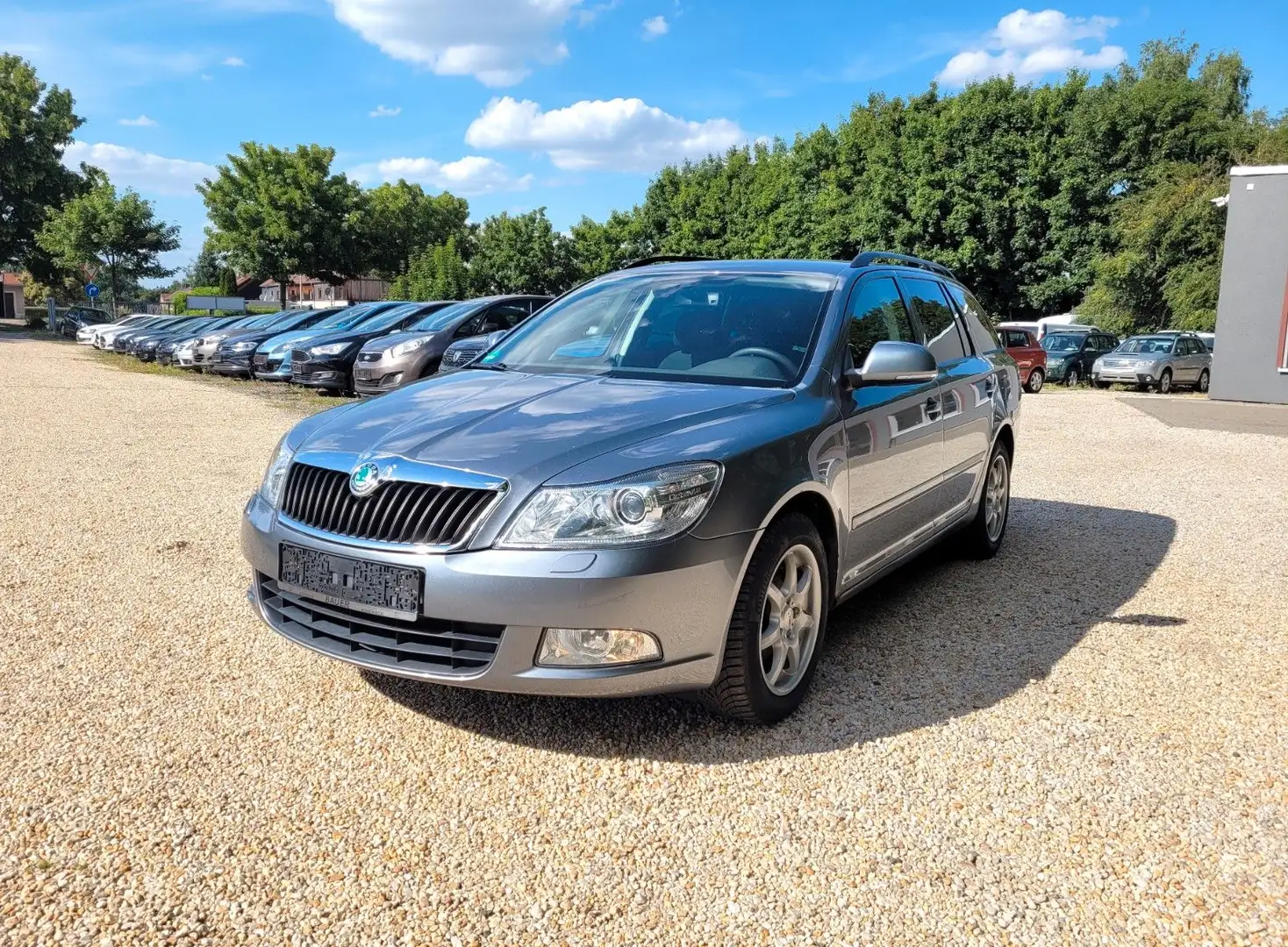 Skoda Octavia Combi Family Euro 5*SZH*Klima*Temp*LMF* Grau - 1