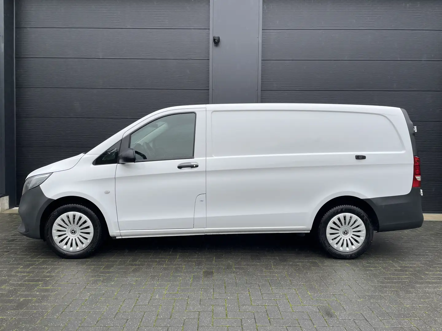 Mercedes-Benz Vito 116 CDi Face Lift / L2 / Aut / € 29.743 Ex. BTW Weiß - 2