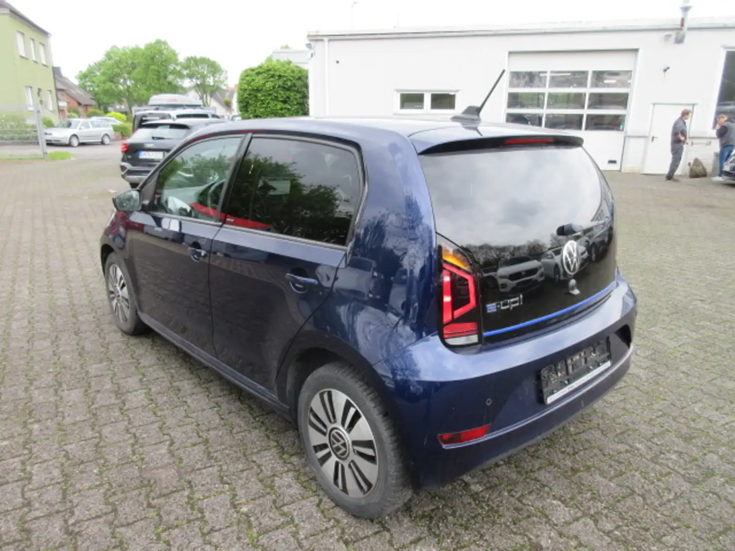 Volkswagen e-up! UNITED Automatik NAVIV. KAMERA ALU APS SITZHZG GRA Bleu - 2