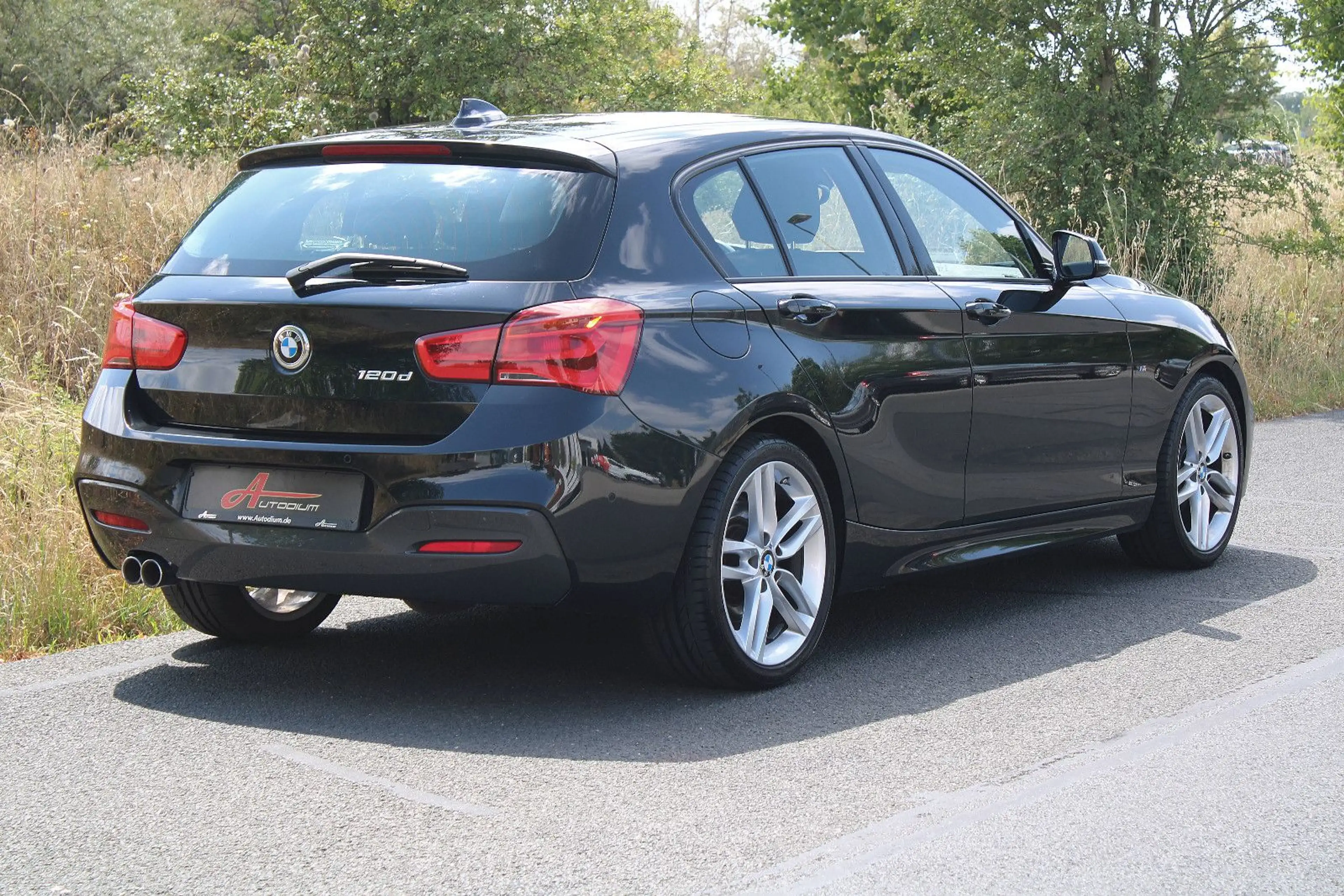 BMW 120 d M-Sport/Navi/LCI/Vollleder/SportAut/LED/18' — photo 4