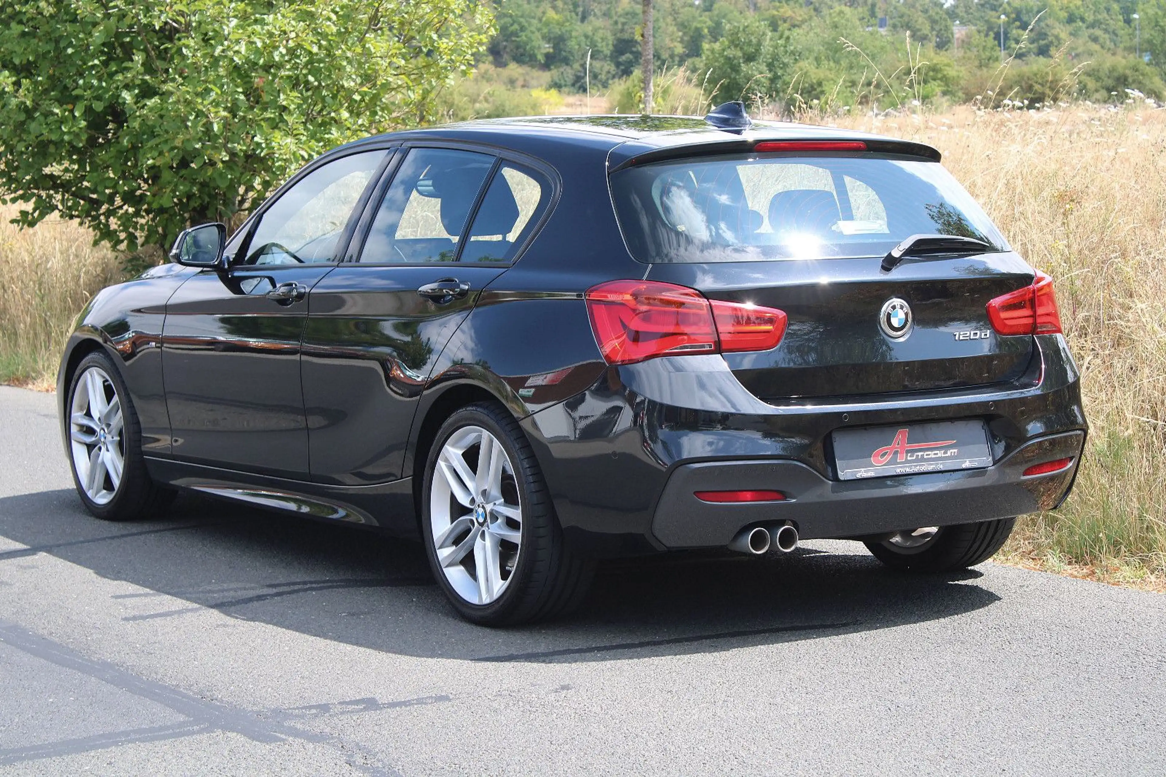 BMW 120 d M-Sport/Navi/LCI/Vollleder/SportAut/LED/18' — photo 3