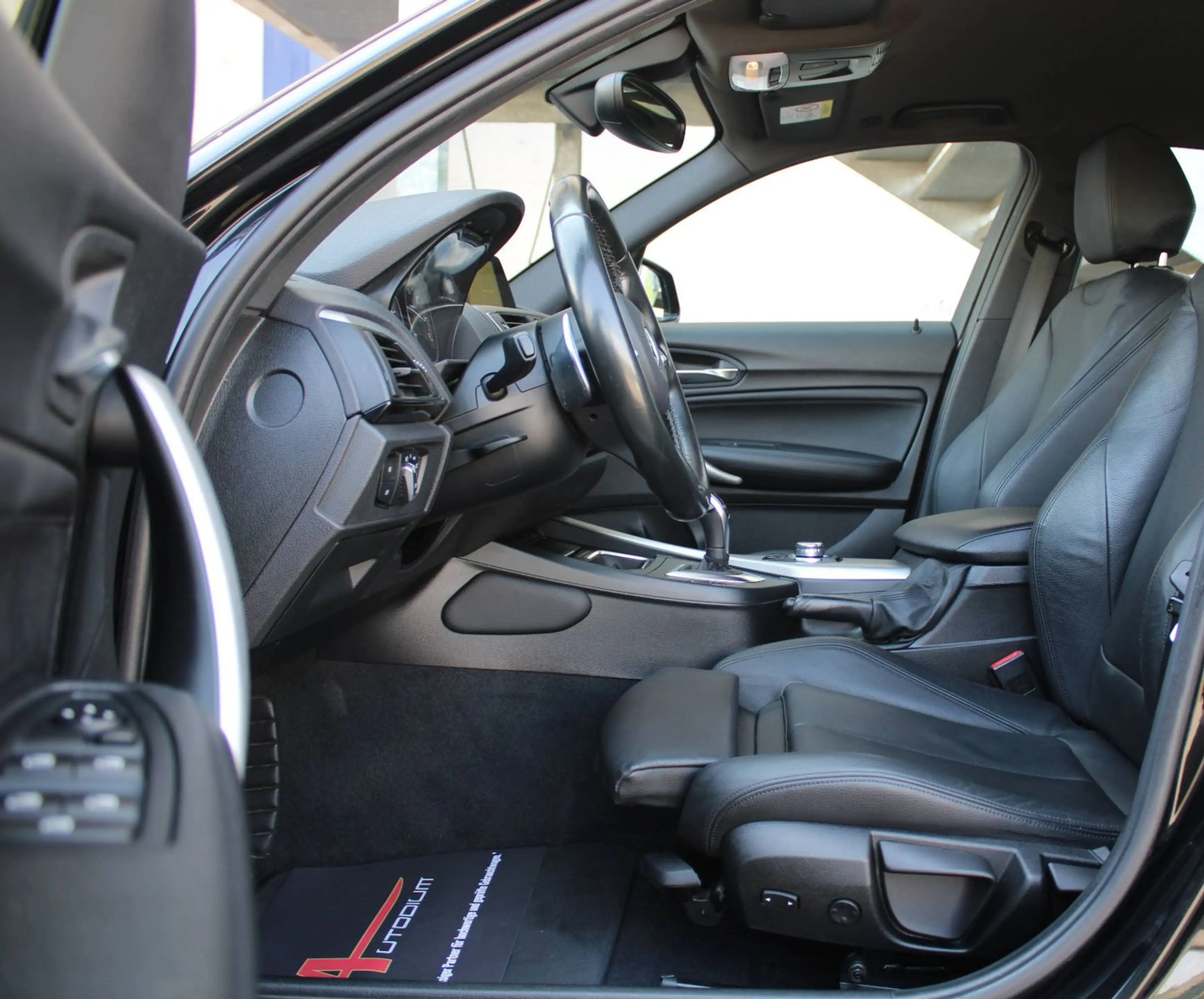 BMW 120 d M-Sport/Navi/LCI/Vollleder/SportAut/LED/18' — photo 9