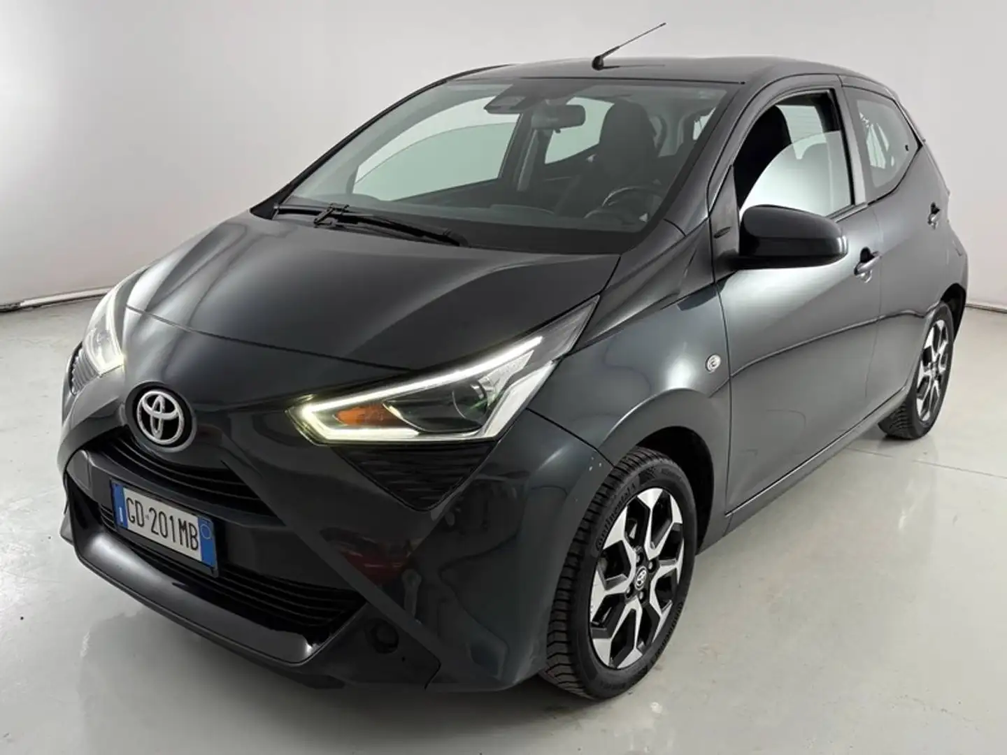 Toyota Aygo Aygo II 2018 5p 5p 1.0 x-fun 72cv! PREZZO REALE Grau - 1