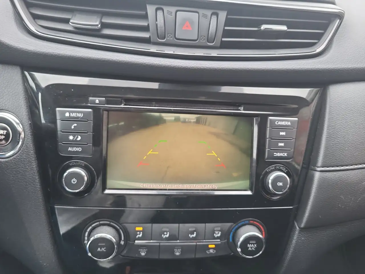 Nissan Rogue снимка Nissan Rogue
