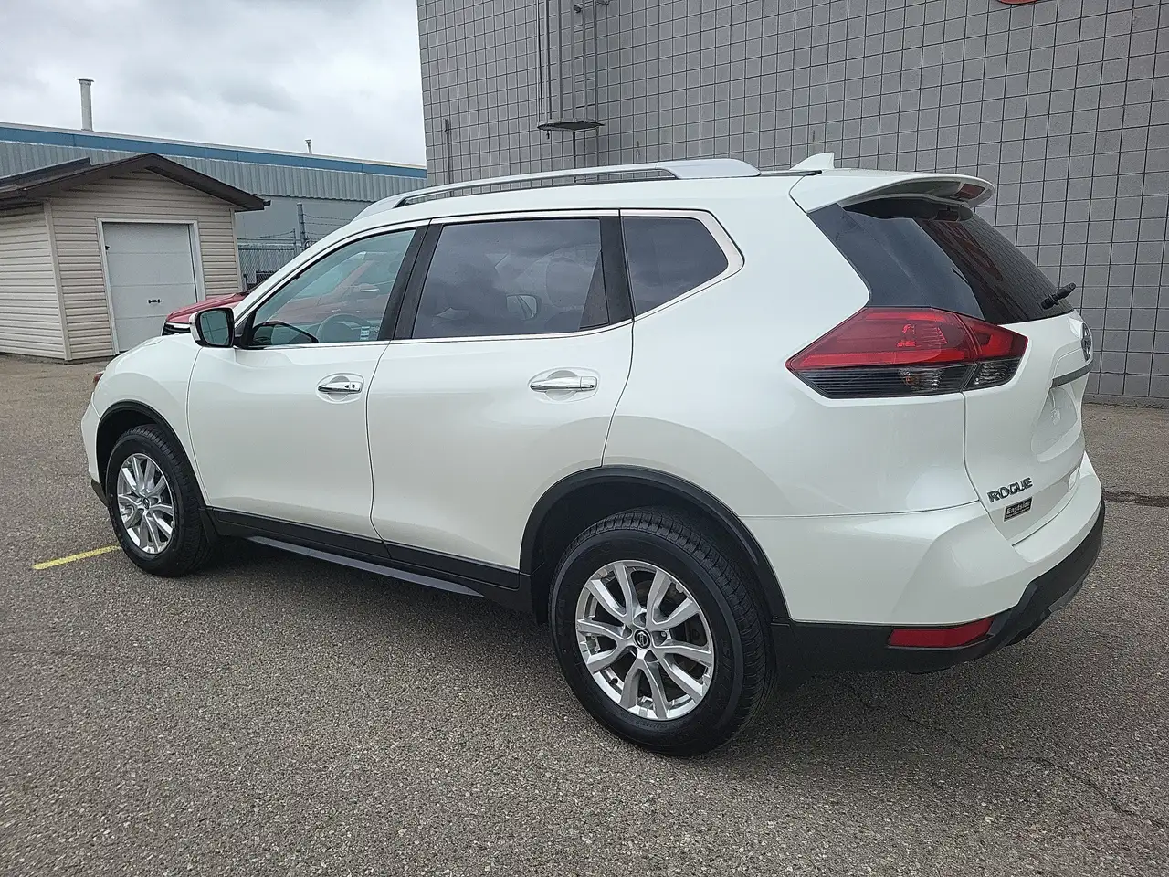 Nissan Rogue снимка Nissan Rogue