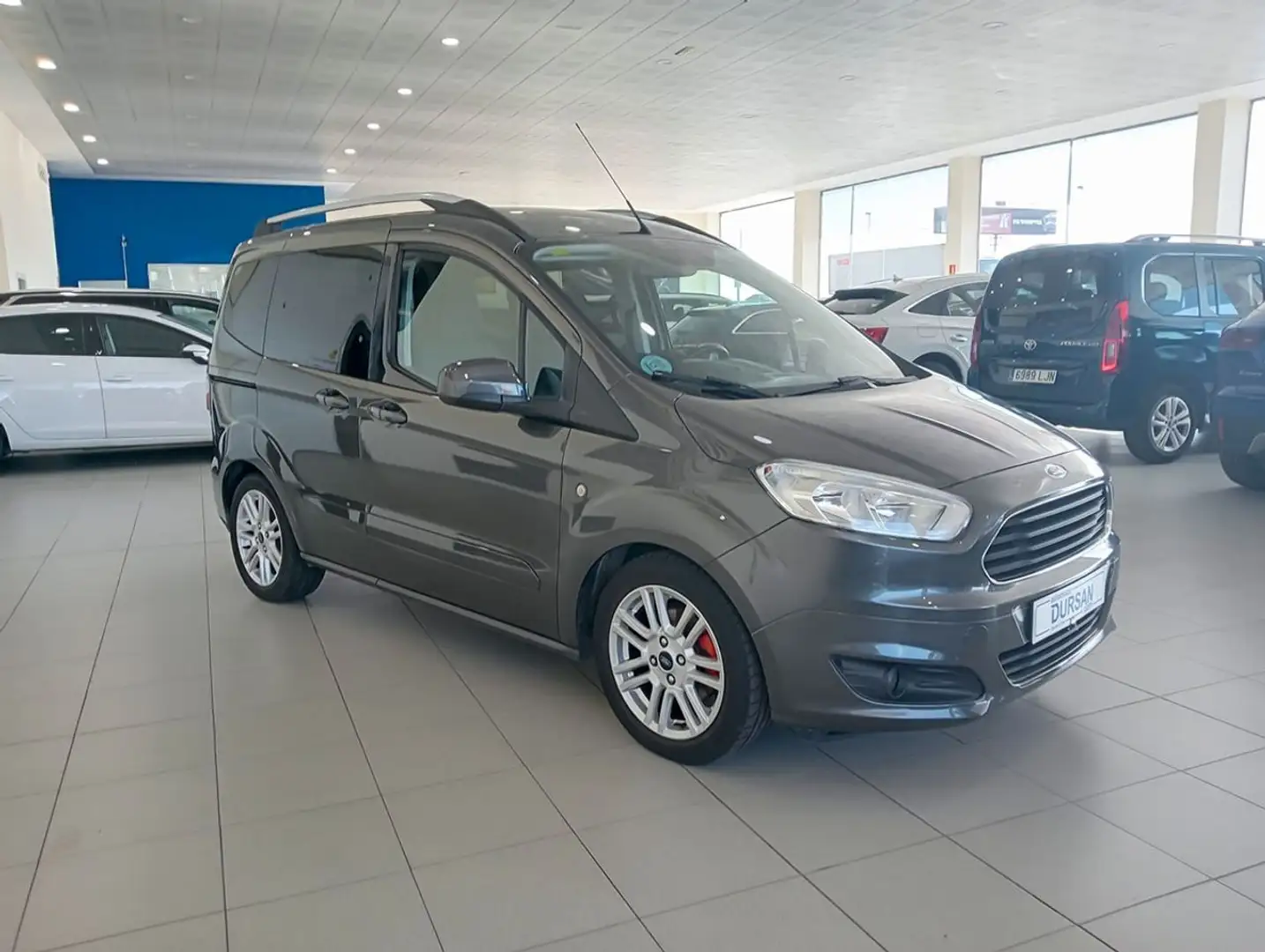 Ford Tourneo Courier 1.5TDCi Trend 95 Gris - 2