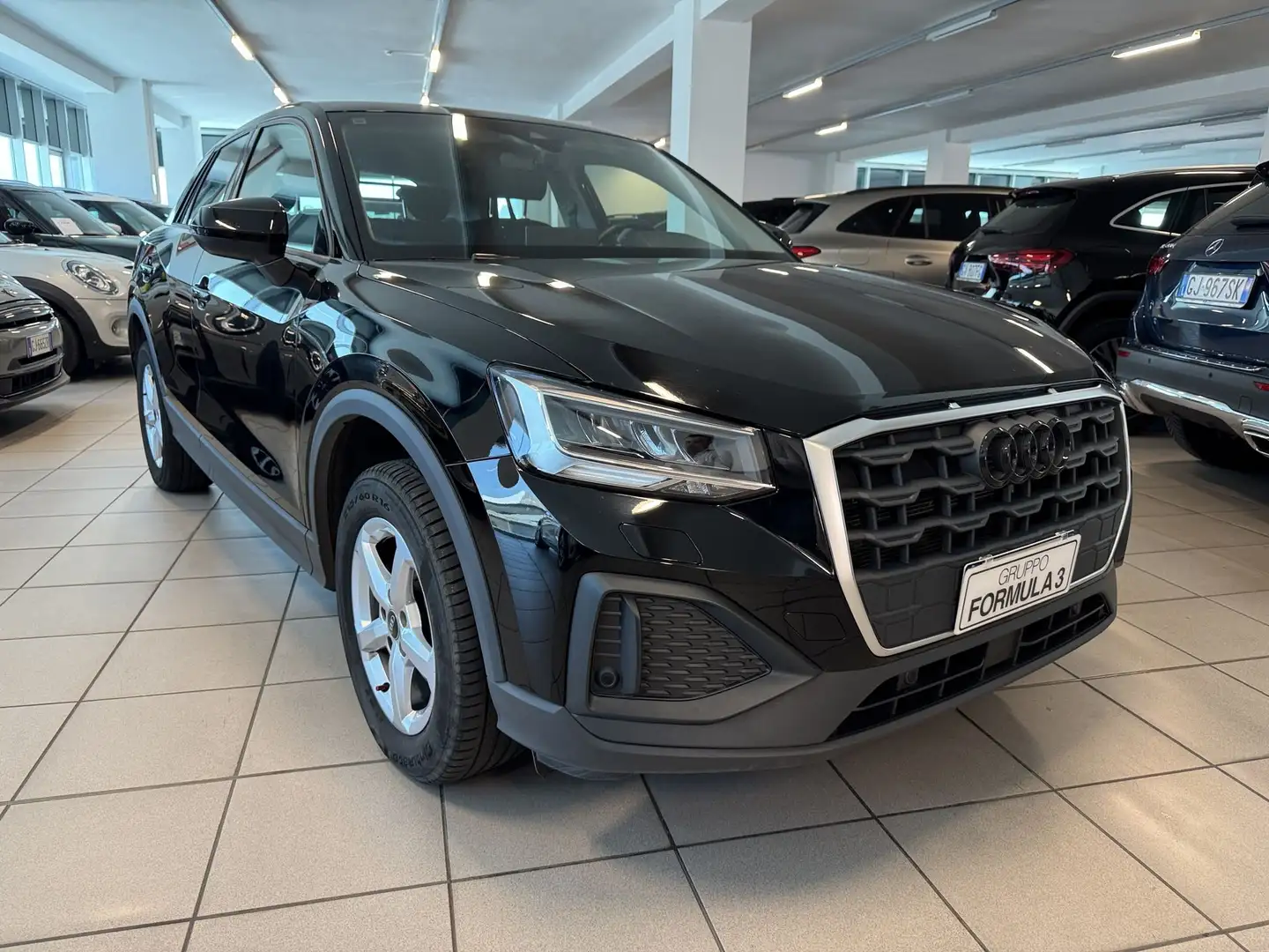 Audi Q2 35 TFSI Business Nero - 2
