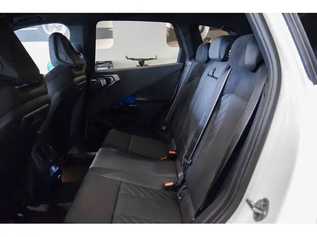 BMW X3 view 9