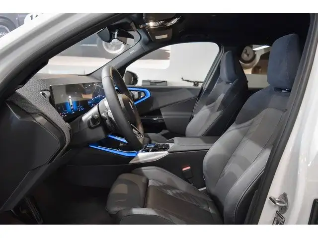 BMW X3 view 5