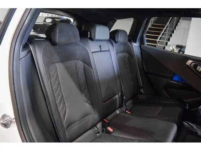BMW X3 view 12