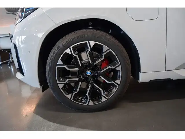 BMW X3 view 24