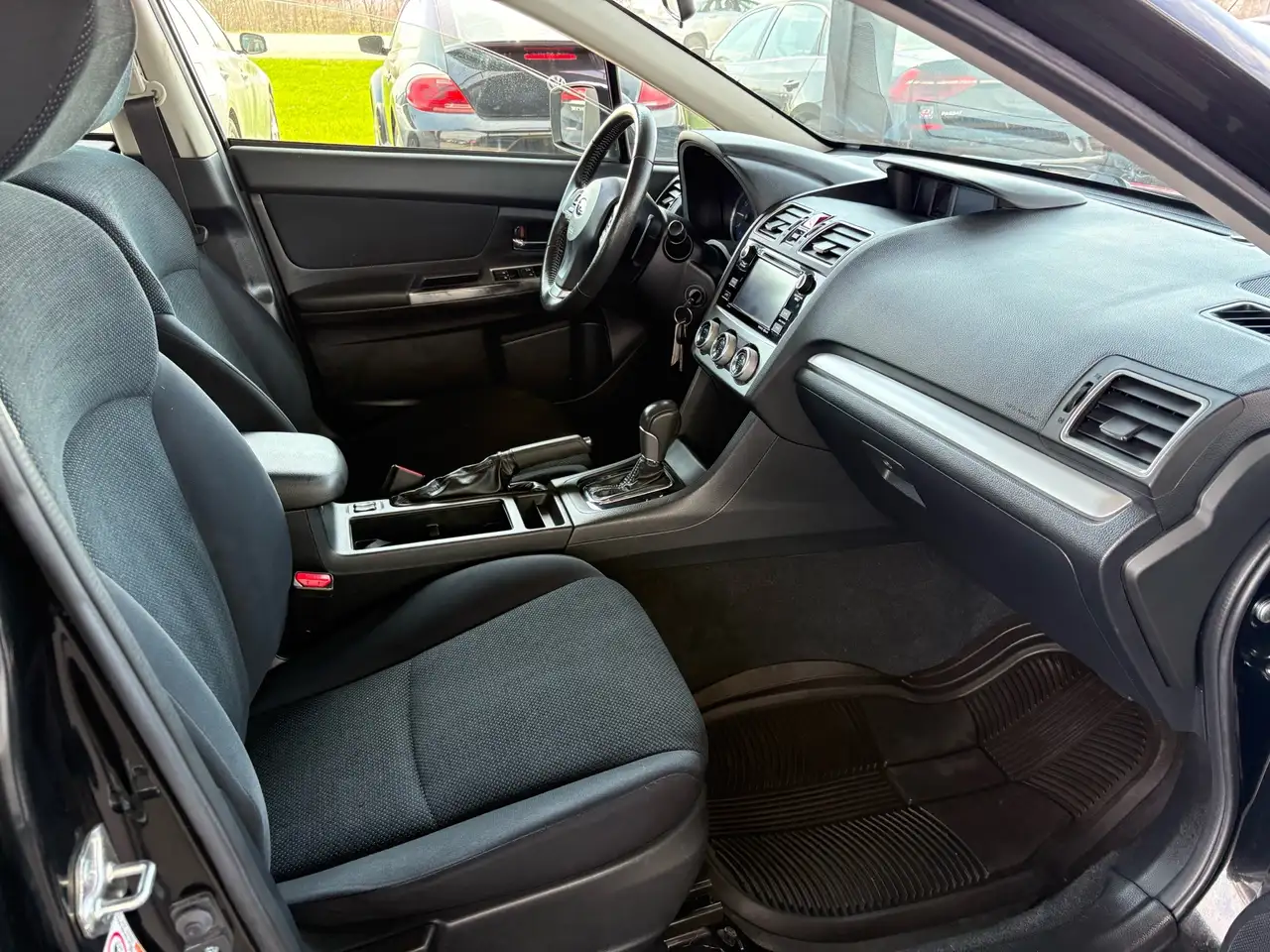 Subaru Impreza снимка Subaru Impreza