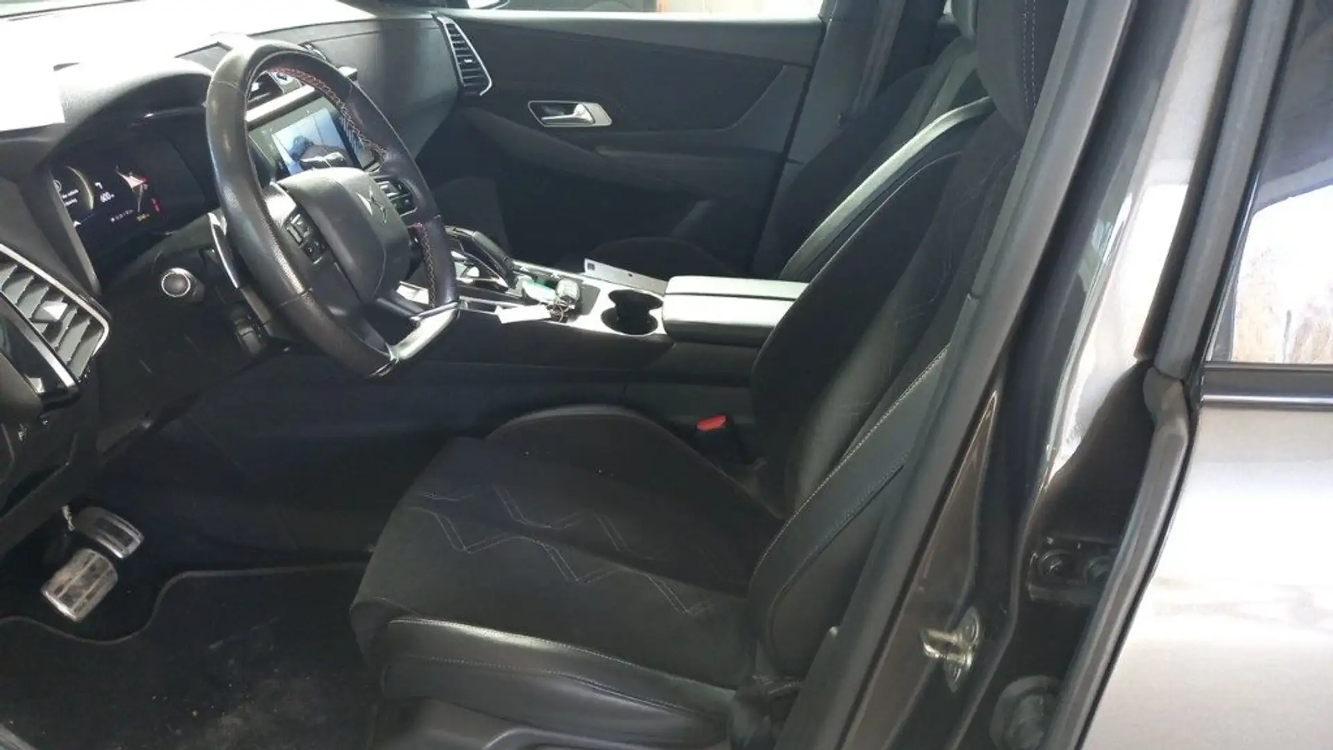 DS Automobiles DS 7 BlueHDi 130 aut. Performance Line Gris - 2