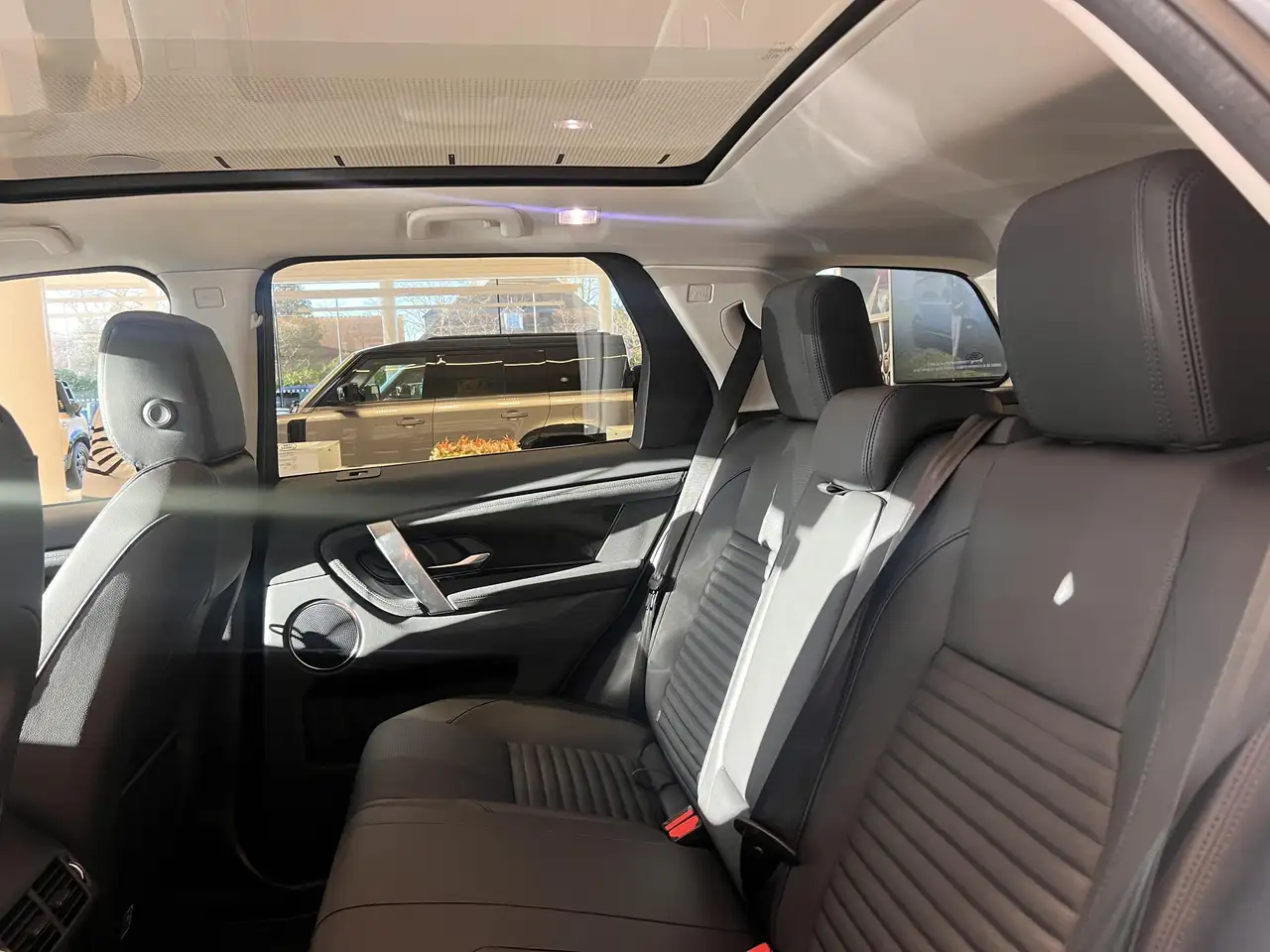 Land Rover Discovery Sport 2026 — фото 12