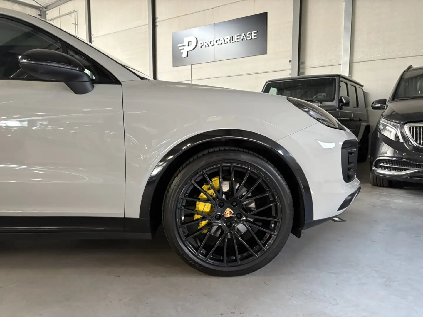 Porsche Cayenne Coupe Platinum Edition/360°/PANO/CHRONO S/22/VOLL Gris - 2