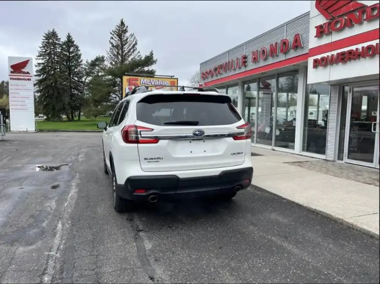 Subaru Ascent photo Subaru Ascent