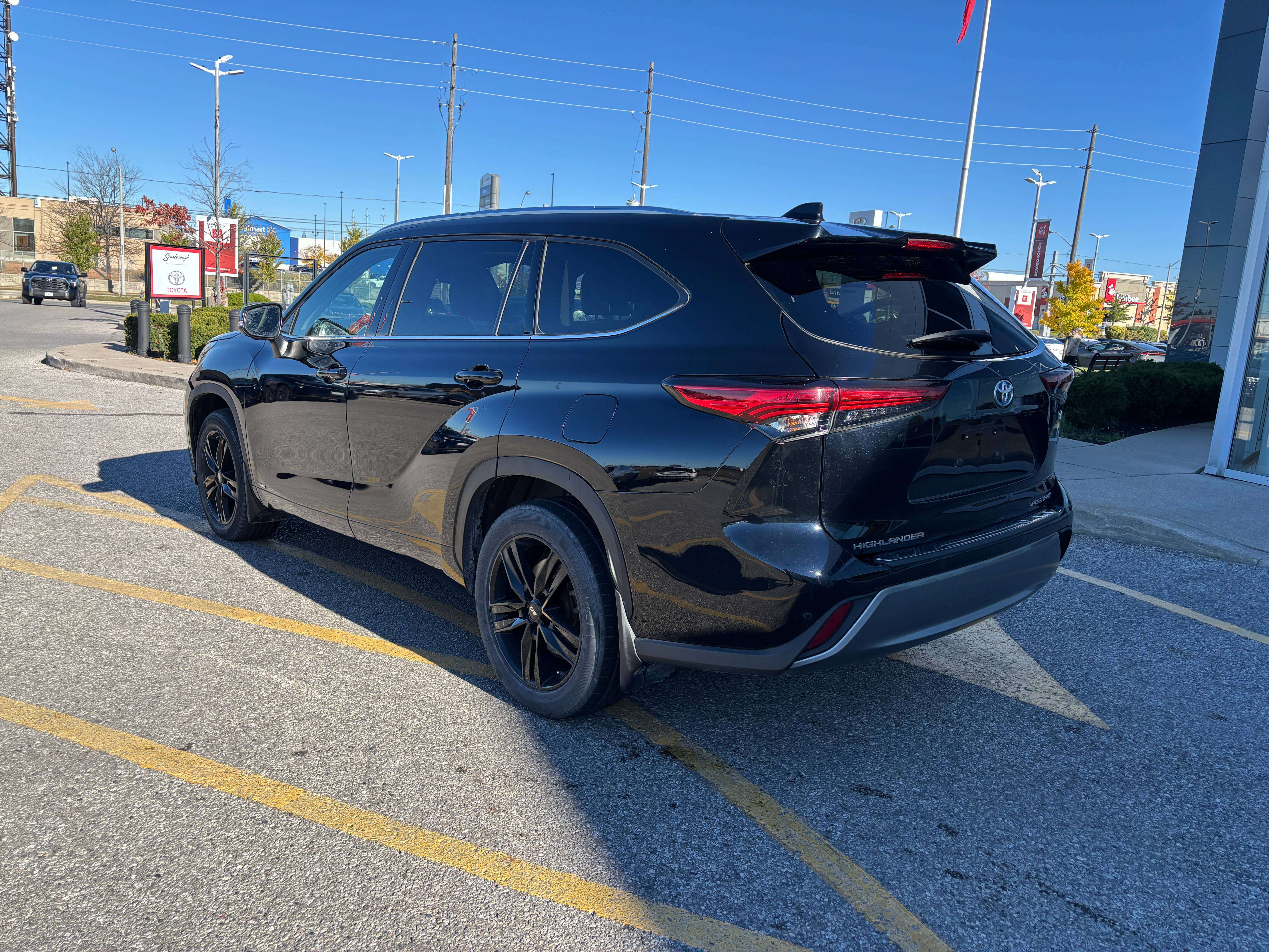 used 2023 Toyota Highlander car, priced at $48,995