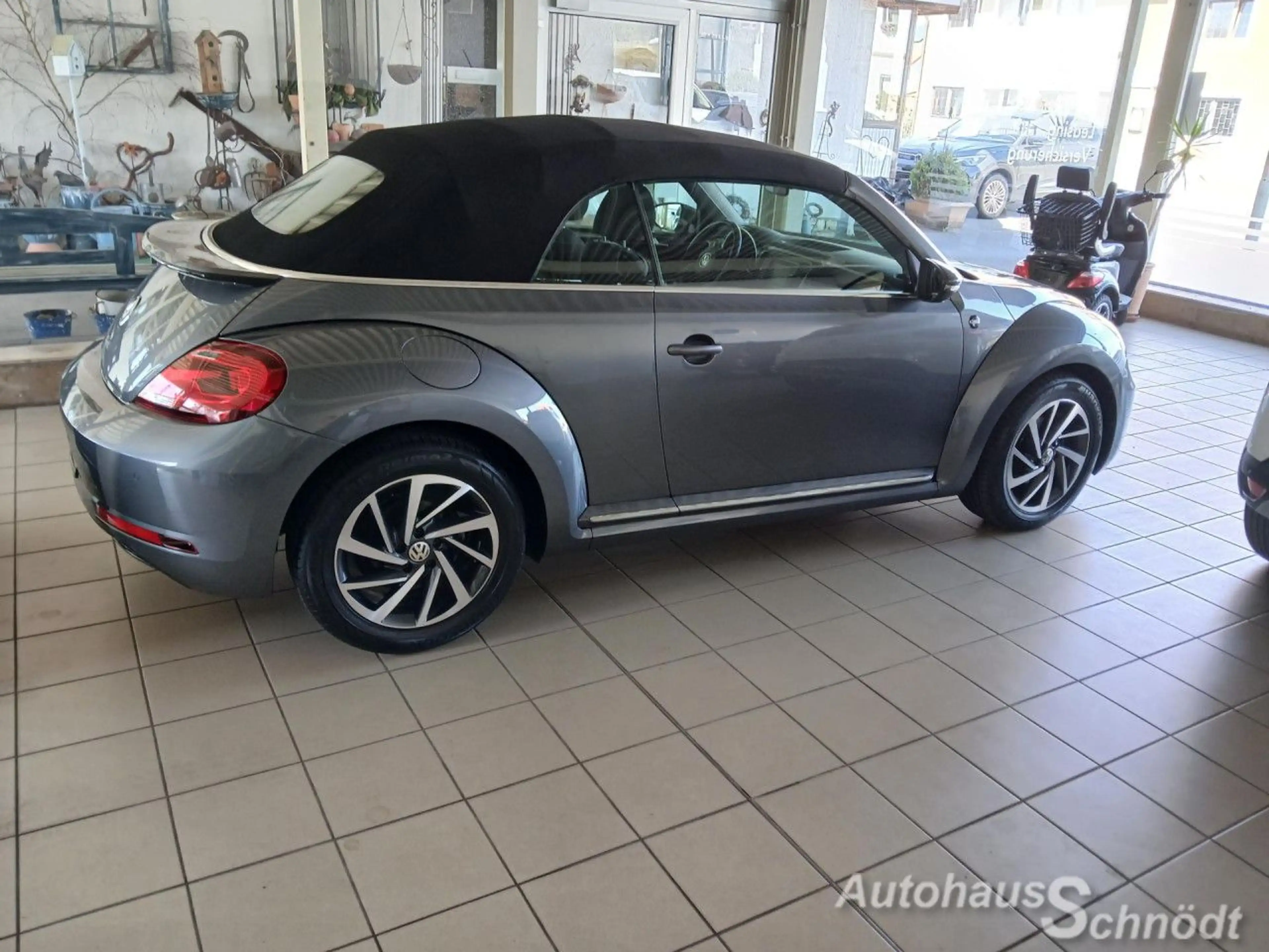 Volkswagen New Beetle The Beetle Cabriolet 1.4 TSI (BlueMotion Tech) Des — photo 4