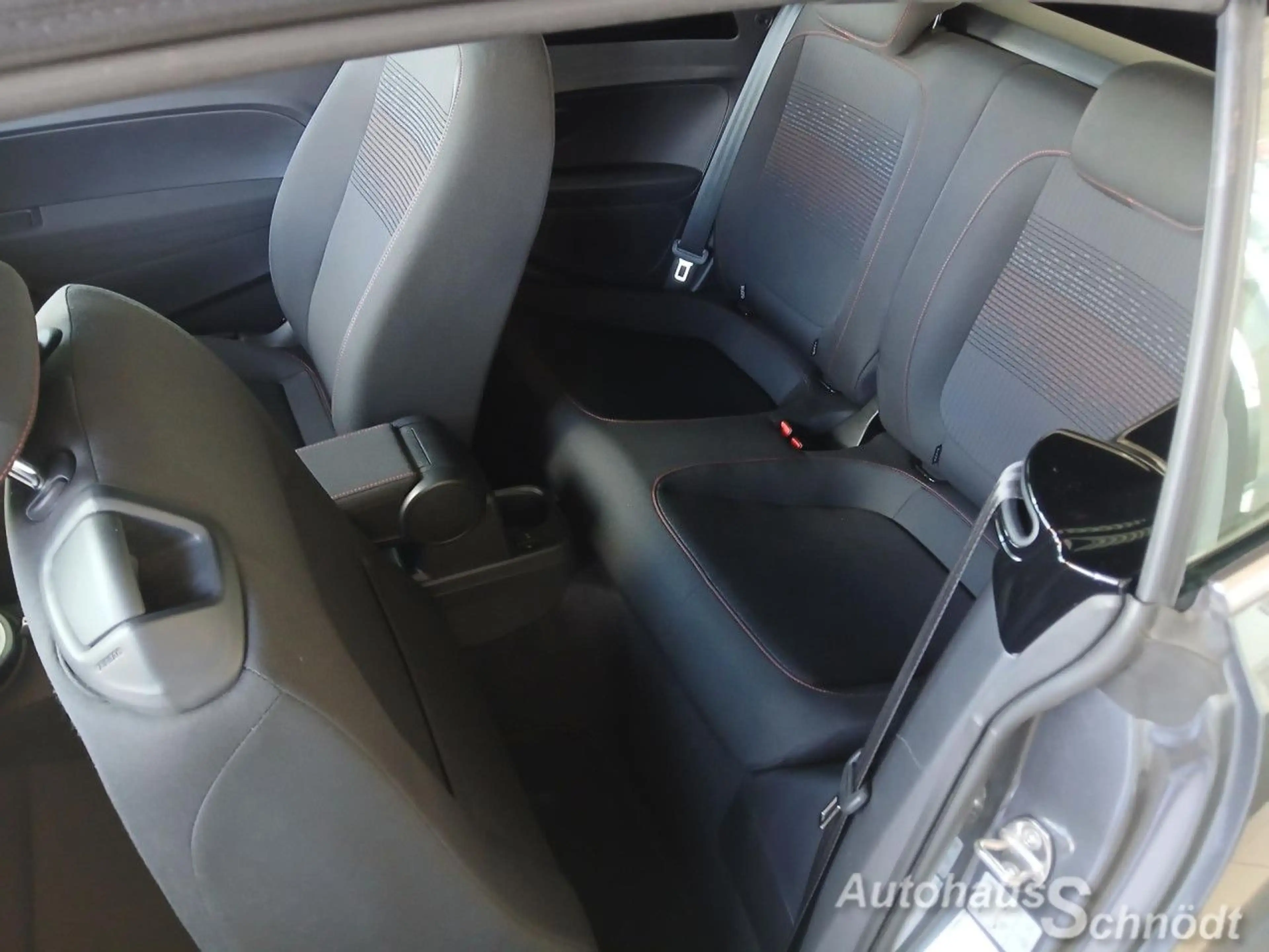 Volkswagen New Beetle The Beetle Cabriolet 1.4 TSI (BlueMotion Tech) Des — photo 12