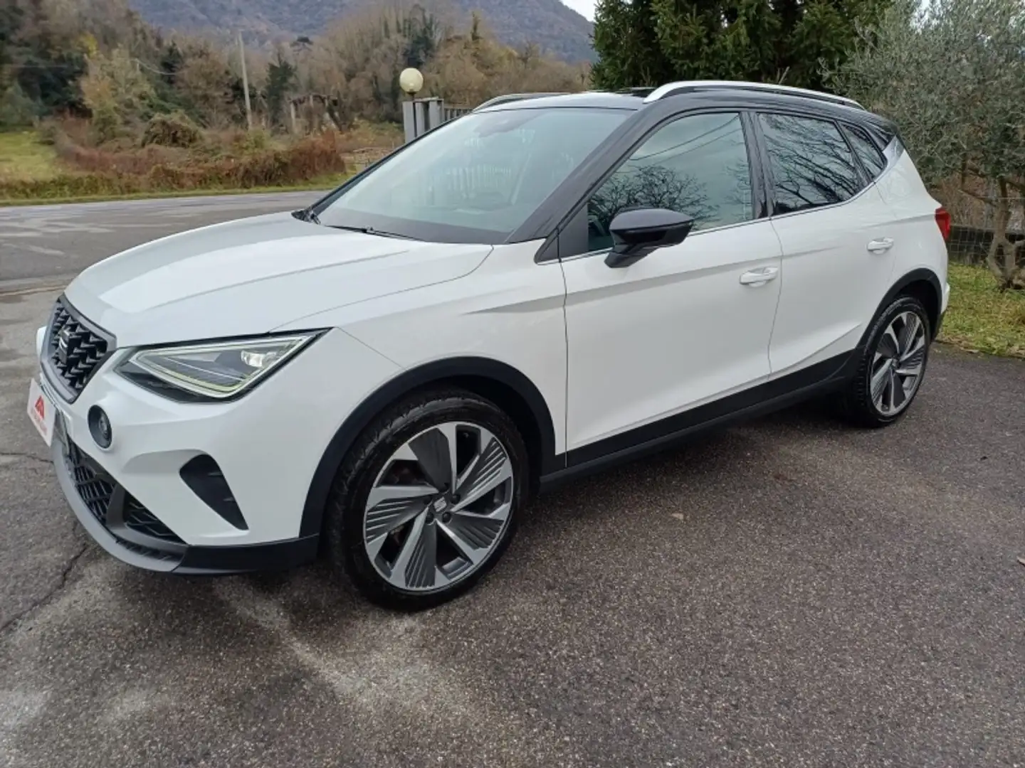 SEAT Arona 1.0 tgi FR 90cv Bianco - 1