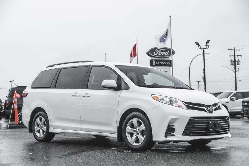 2020 Toyota Sienna LE