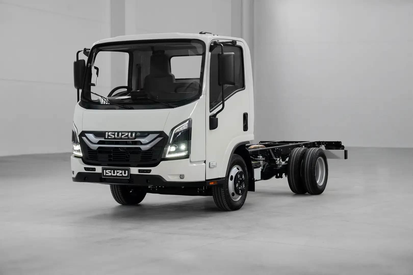 Isuzu M27 F GENERATION 2 EUROVI OBD-E Белый - 1