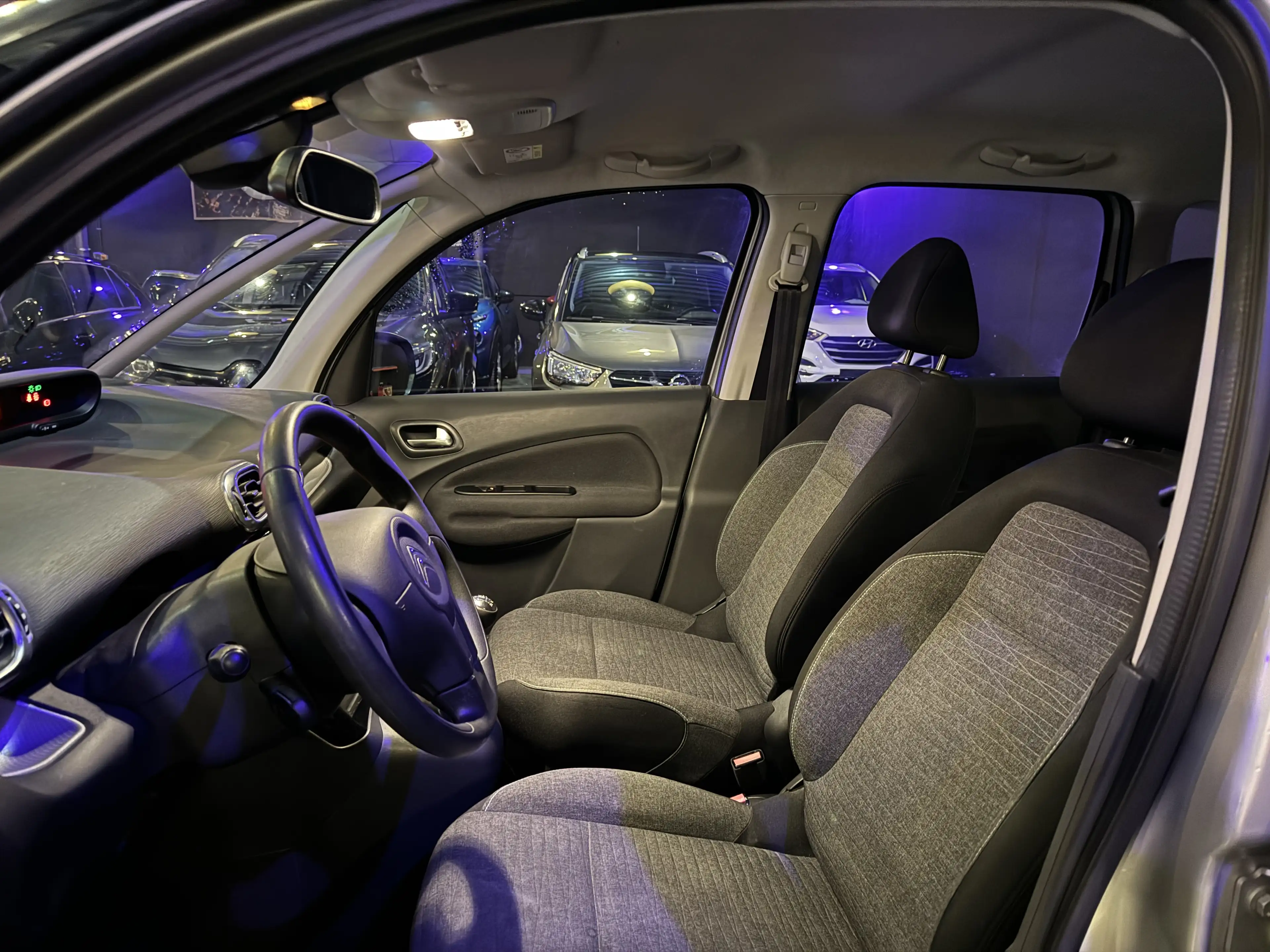 Citroen C3 Picasso 1.2 - 31.955 KM ! A/C - RADIO CD - MANUEL- LIM/REG — photo 11