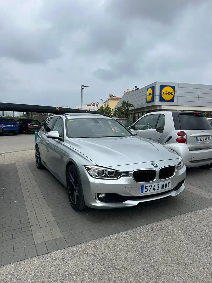 BMW 320 320d Touring xDrive Sport - 2