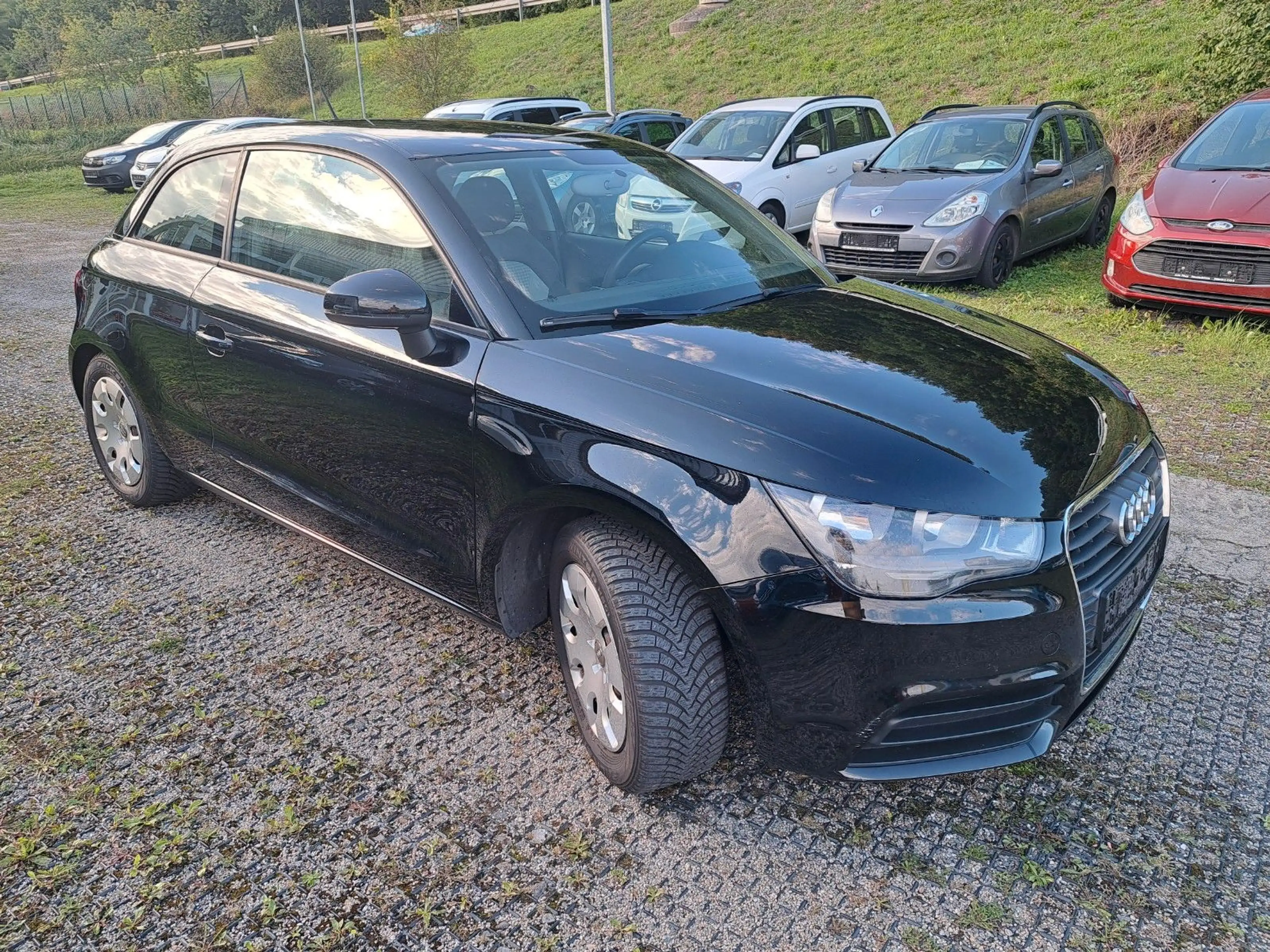Audi A1 Attraction Klima Sitzheizung M+S